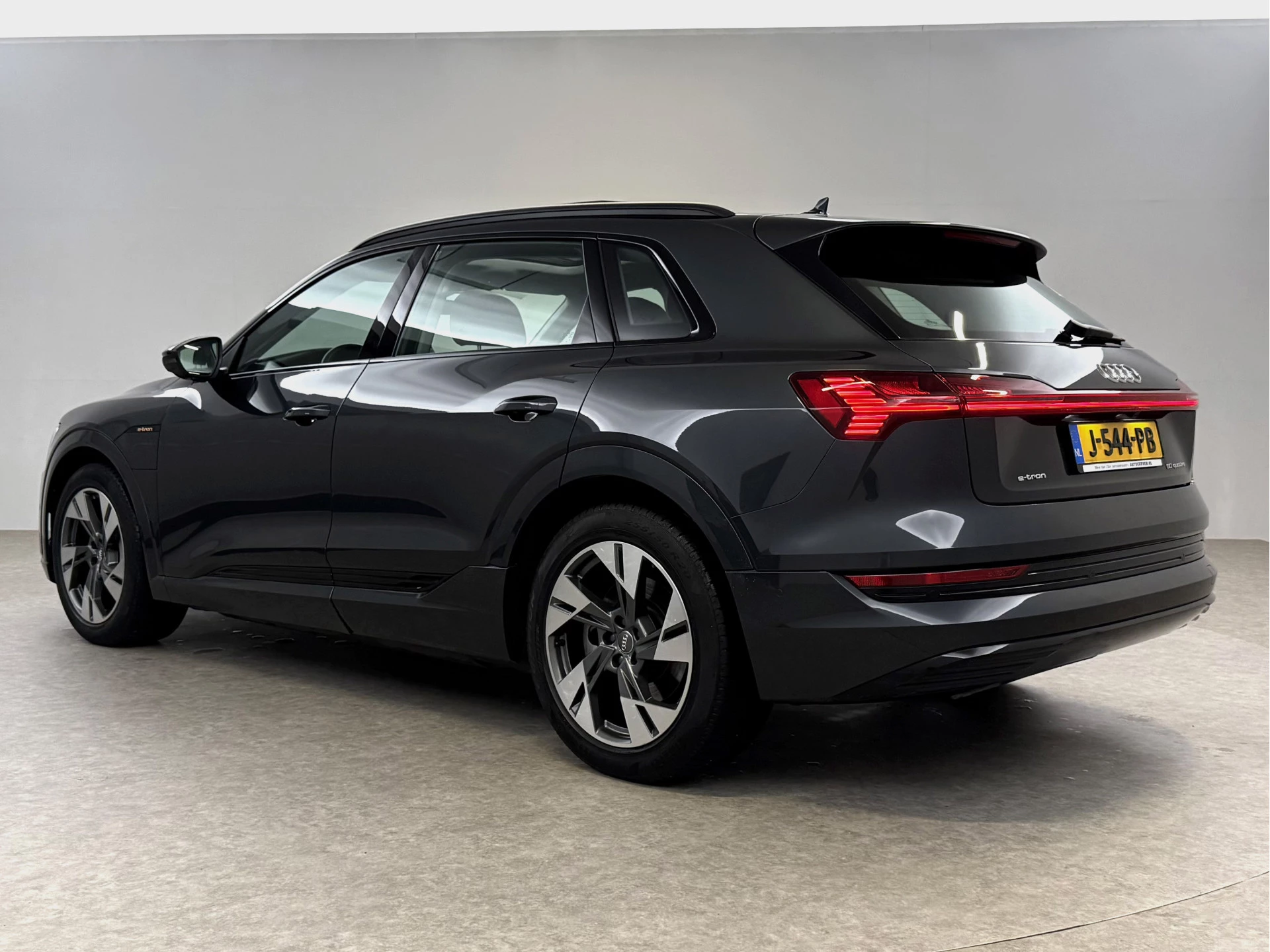 Hoofdafbeelding Audi e-tron