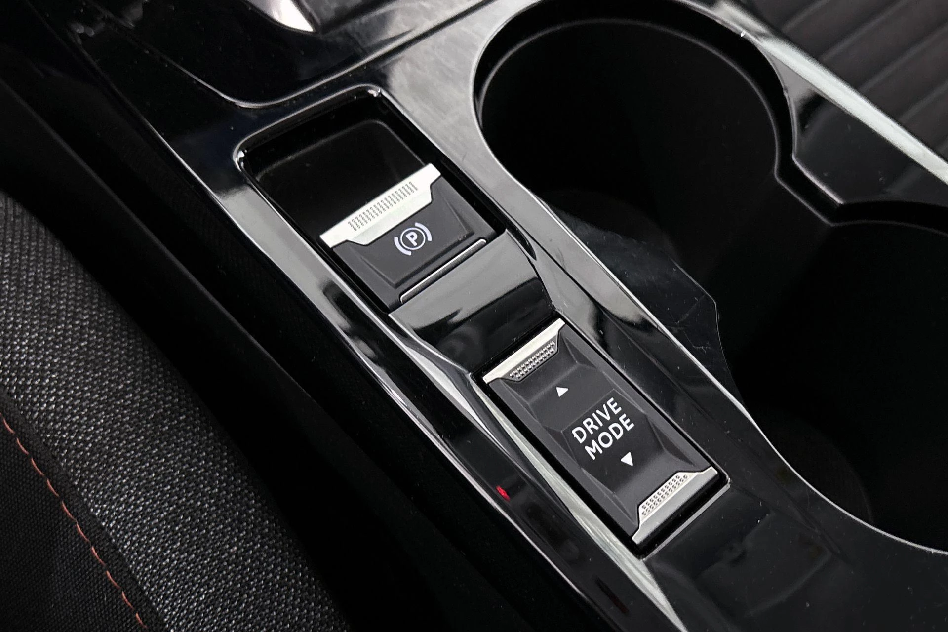 Hoofdafbeelding Peugeot e-208