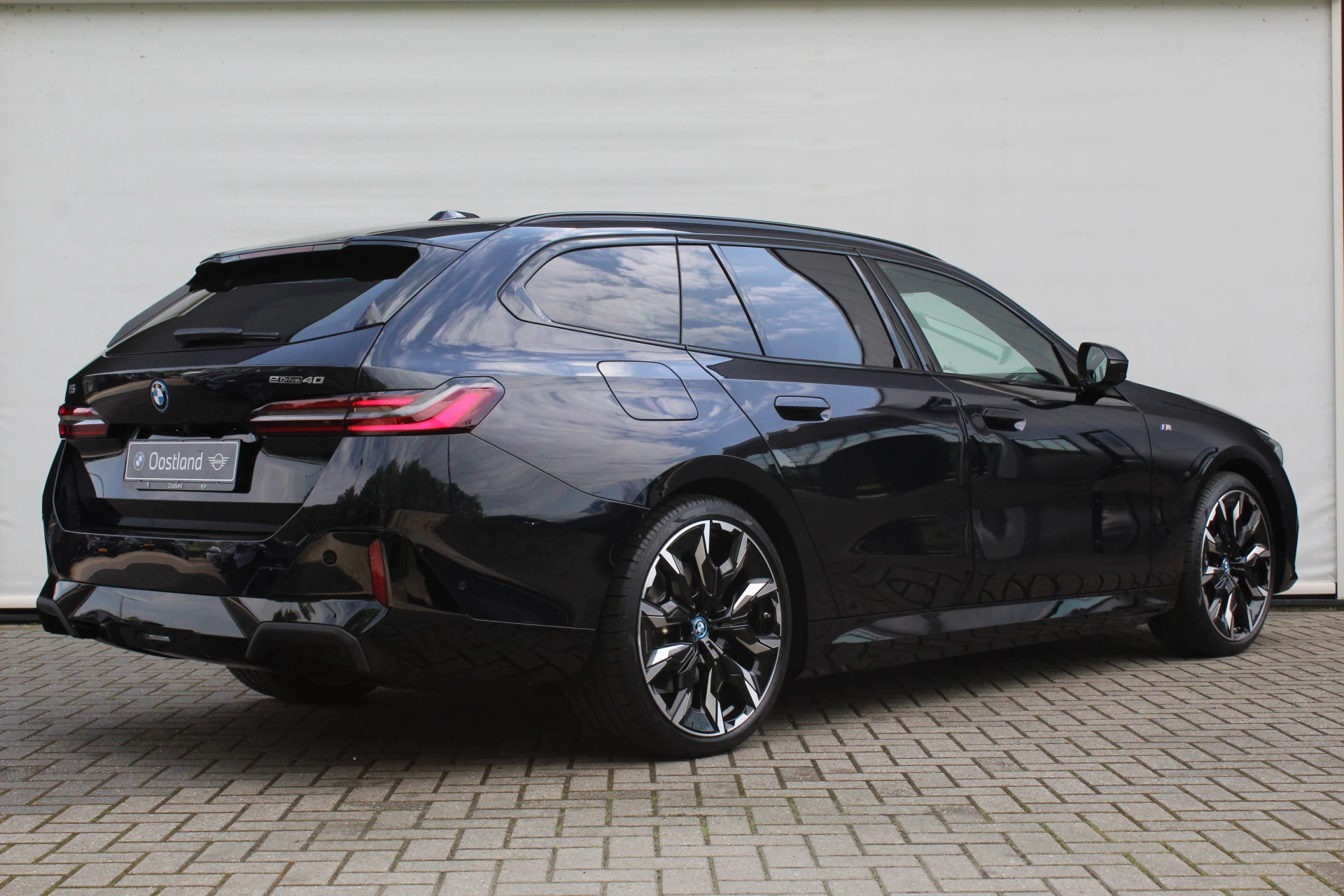 Hoofdafbeelding BMW i5