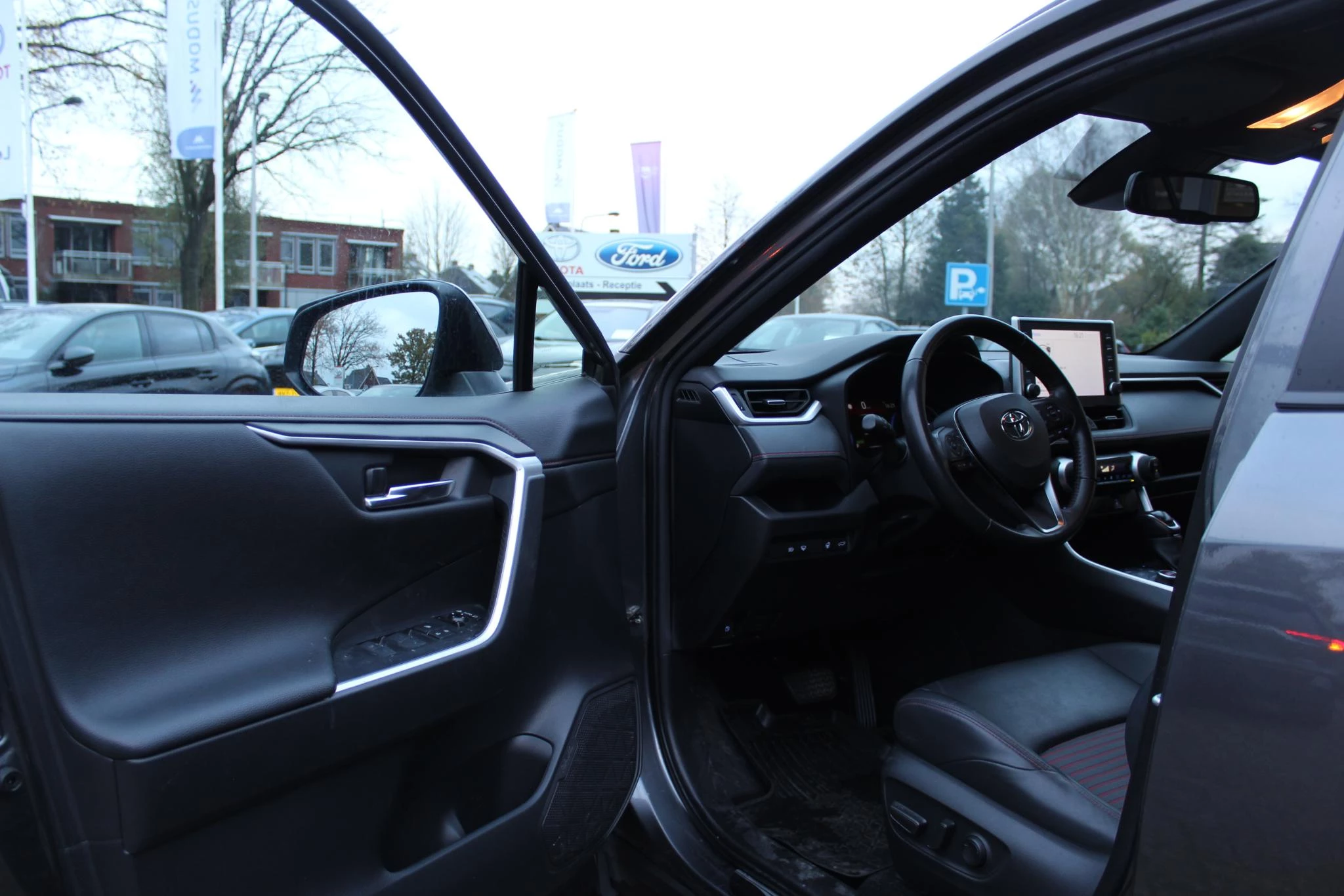 Hoofdafbeelding Toyota RAV4