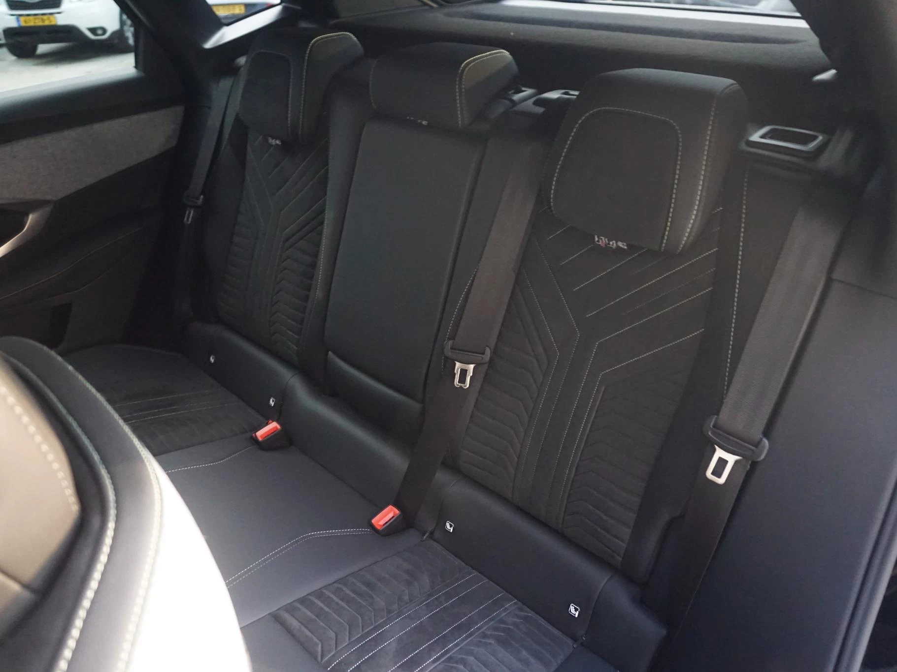 Hoofdafbeelding Peugeot e-3008