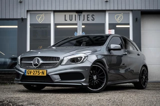 Mercedes-Benz A-klasse 180 AUT7 AMG-pakket, NL-auto, Dealer-ond. Trekhaak, Diamand-Grill, Carbon, Half-leder/alcantara, NAP