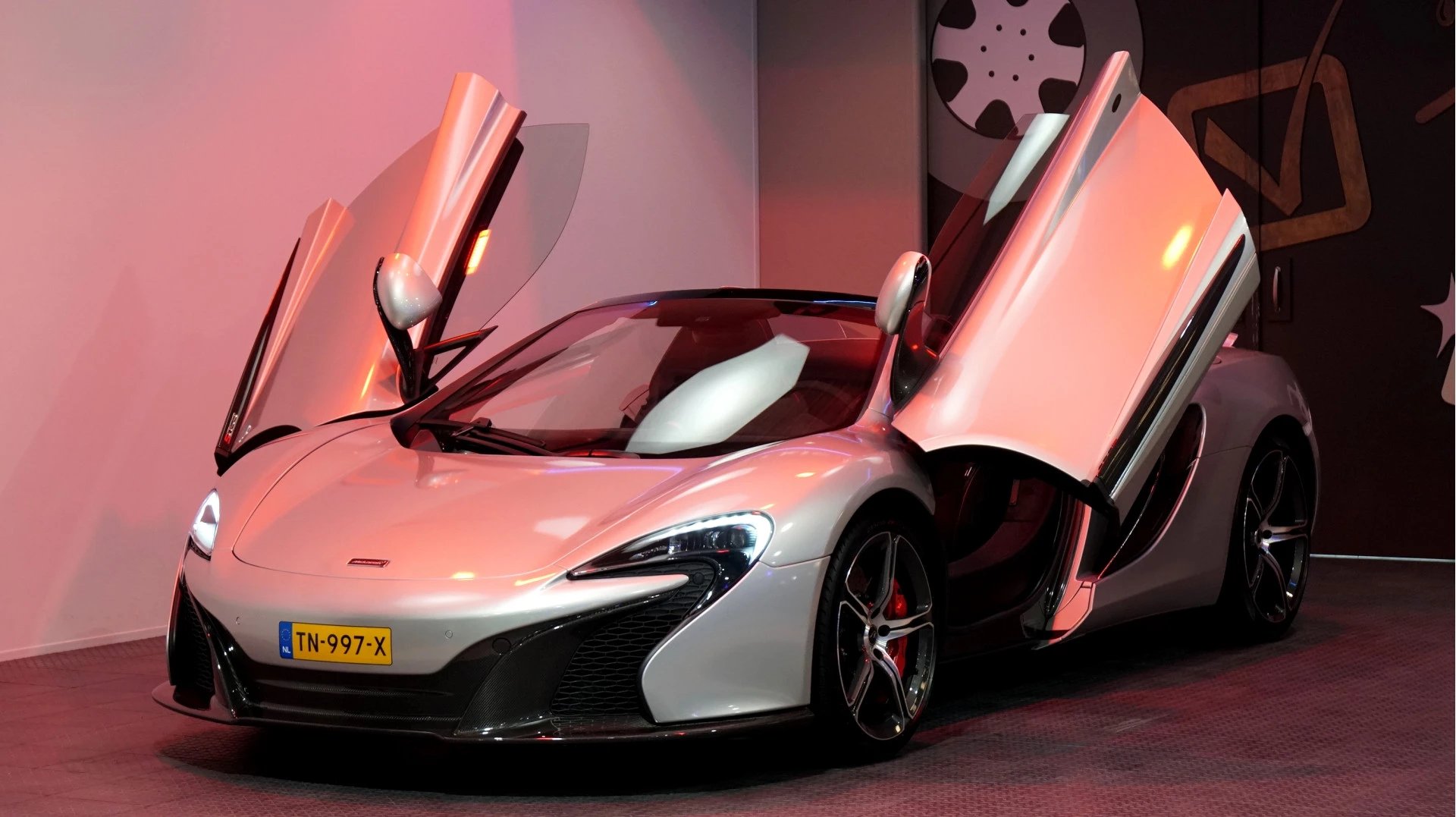 Hoofdafbeelding McLaren 650S