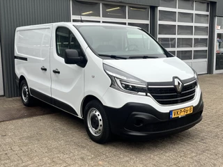Renault Trafic 2.0 dCi 120 L1H1 120pk Airco Cruise controle 3-Persoons Telefoonverbinding Parkeersensoren achter 1e eigenaar Euro 6 Dealer onderhouden