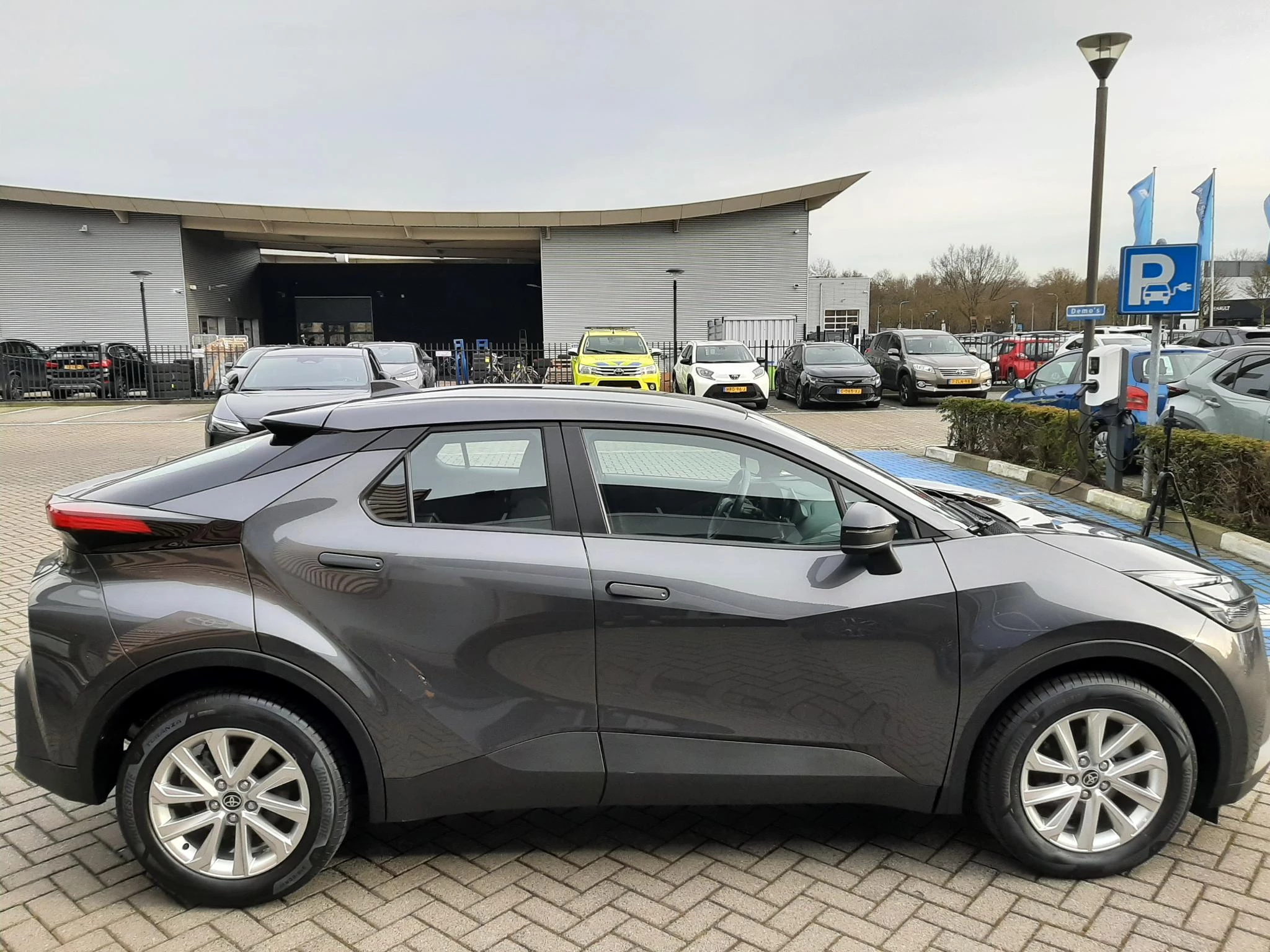 Hoofdafbeelding Toyota C-HR