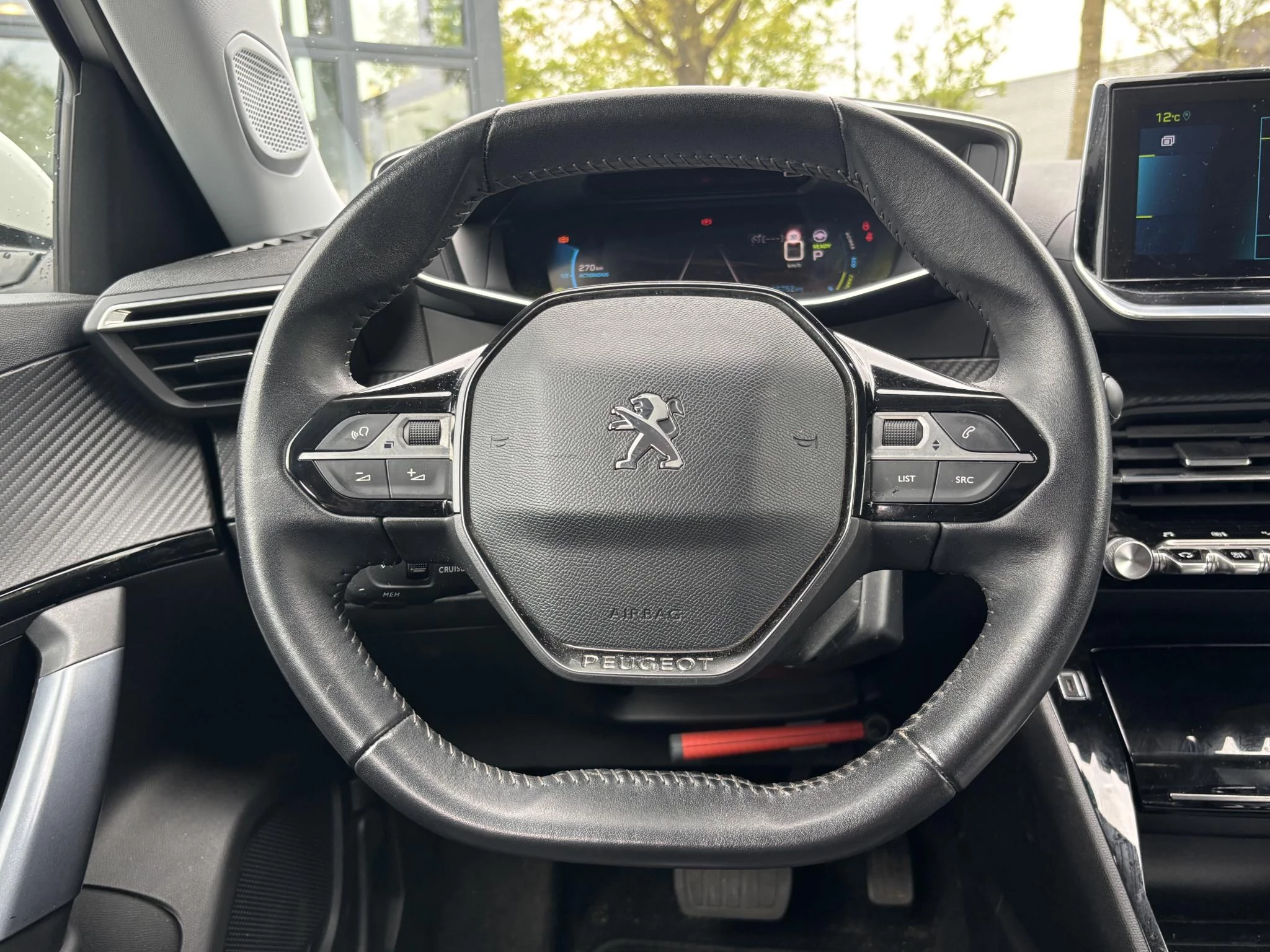 Hoofdafbeelding Peugeot e-2008