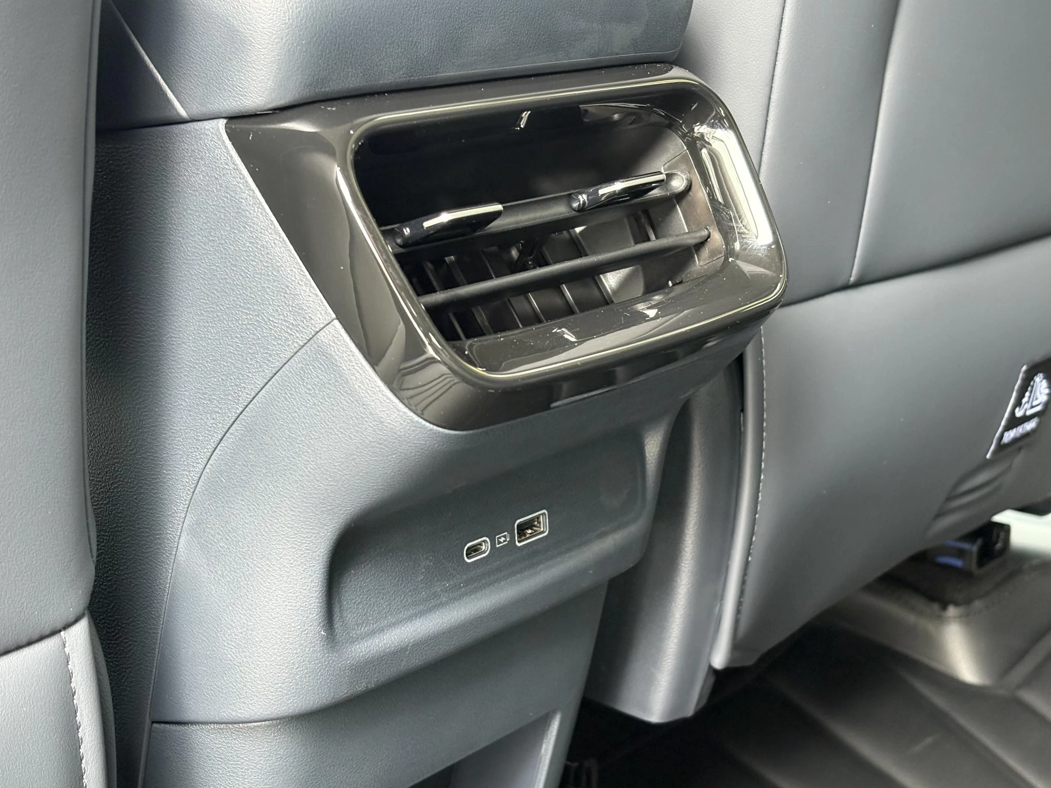 Hoofdafbeelding Geely E5