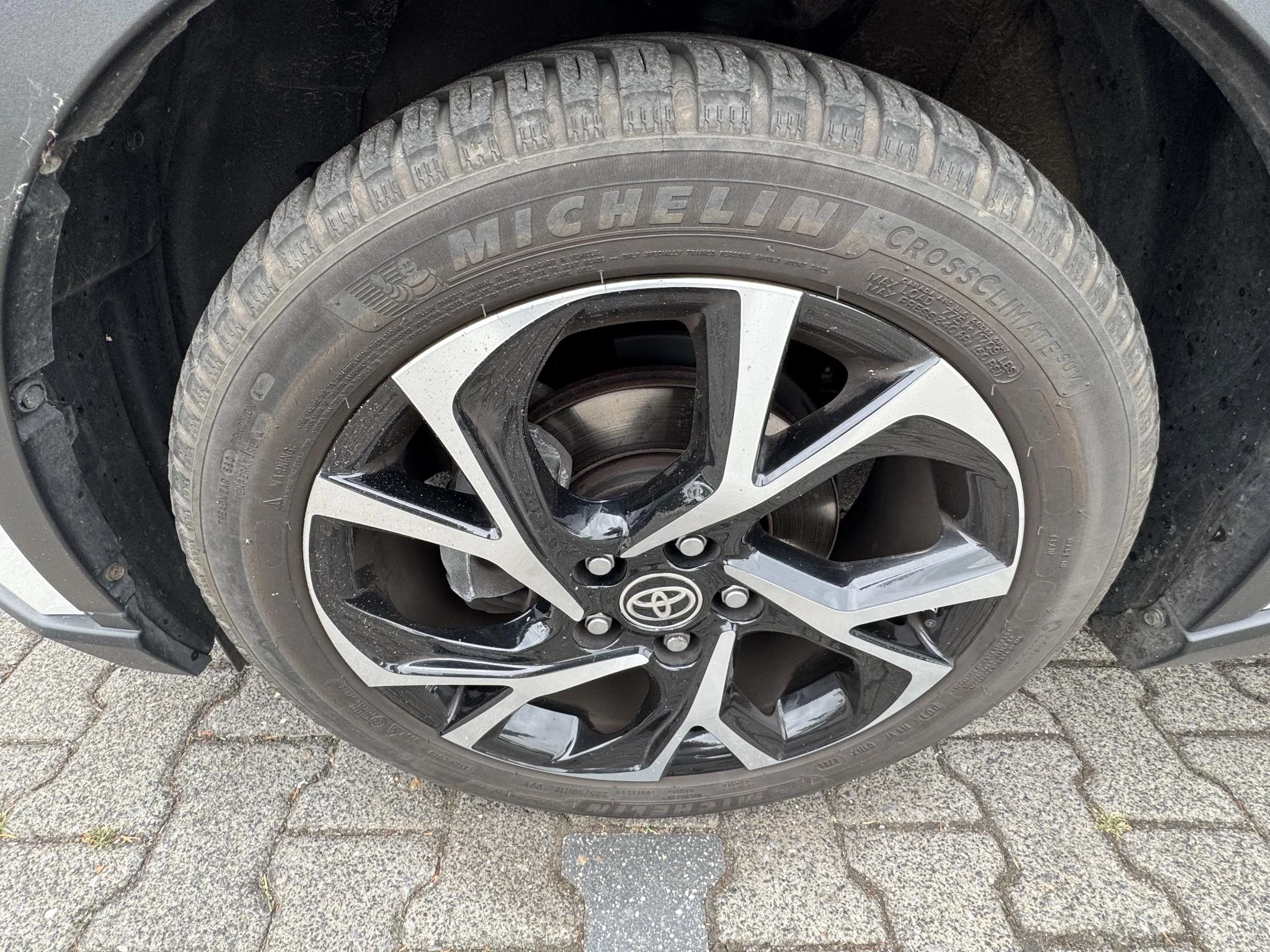 Hoofdafbeelding Toyota C-HR