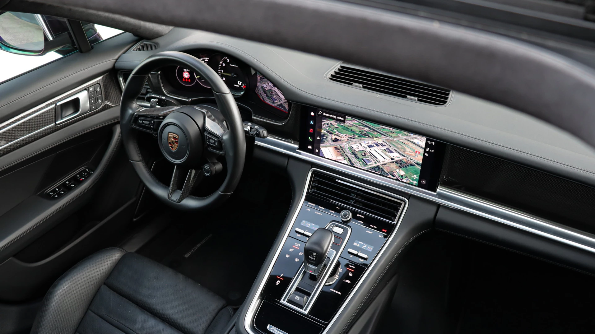 Hoofdafbeelding Porsche Panamera