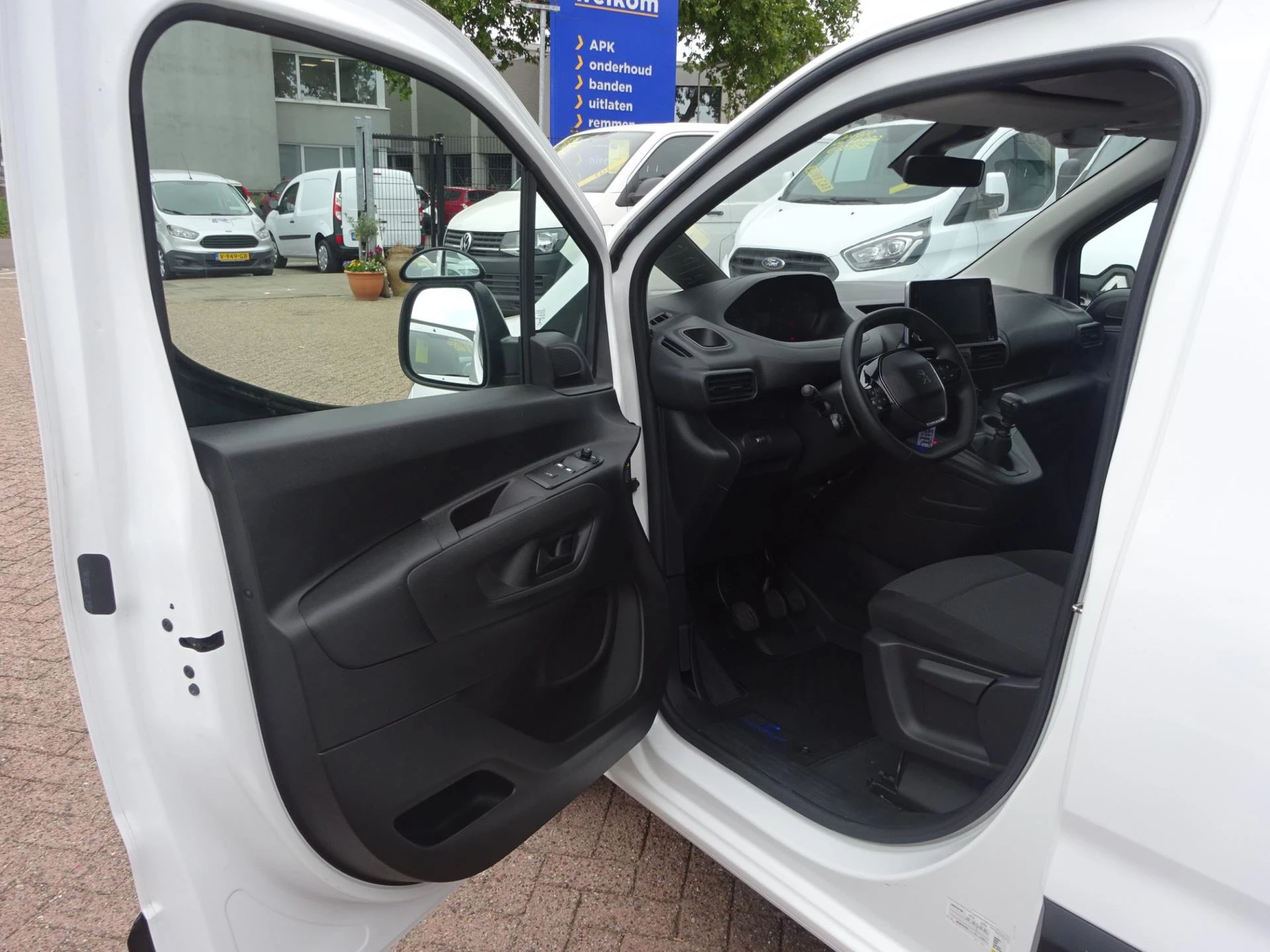Hoofdafbeelding Peugeot Partner