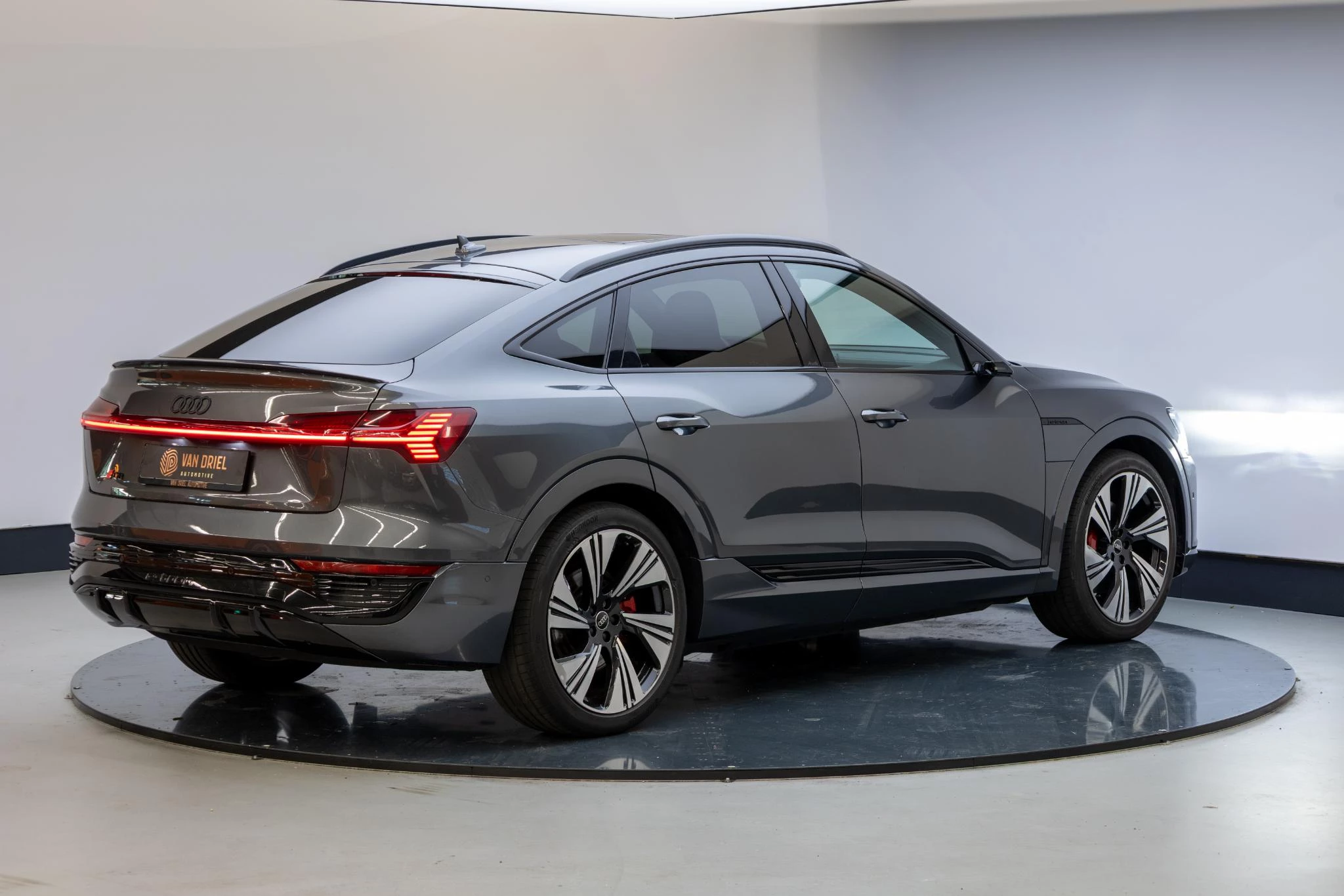 Hoofdafbeelding Audi Q8 Sportback e-tron