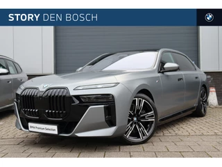 BMW i7 xDrive60 High Executive M Sport / Panoramadak Sky Lounge / Bowers & Wilkins / Massagefunctie voor + achter / Parking Assistant Professional / Trekhaak / Active Steering