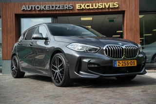 Hoofdafbeelding BMW 1 Serie BMW 1-serie 118i High Executive M Pakket Panoramadak Cruise Stoelverw. LED 19''LM