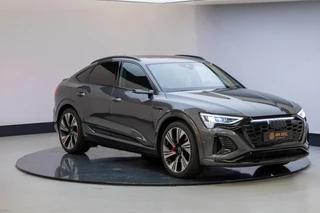 Hoofdafbeelding Audi Q8 Sportback e-tron Audi Q8 Sportback e-tron 55 quattro S Edition Competition 115 kWh | Leder | 22 Inch |