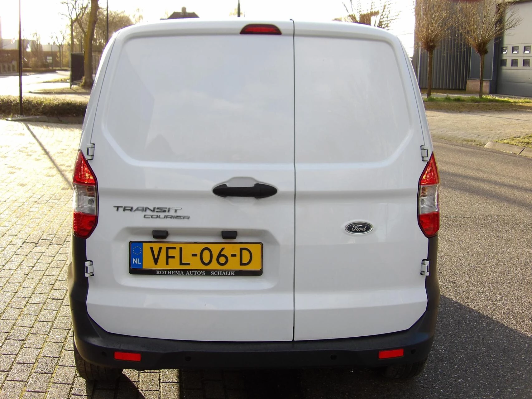 Hoofdafbeelding Ford Transit Courier
