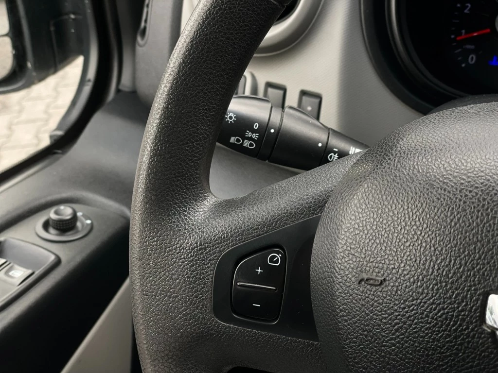 Hoofdafbeelding Nissan NV300
