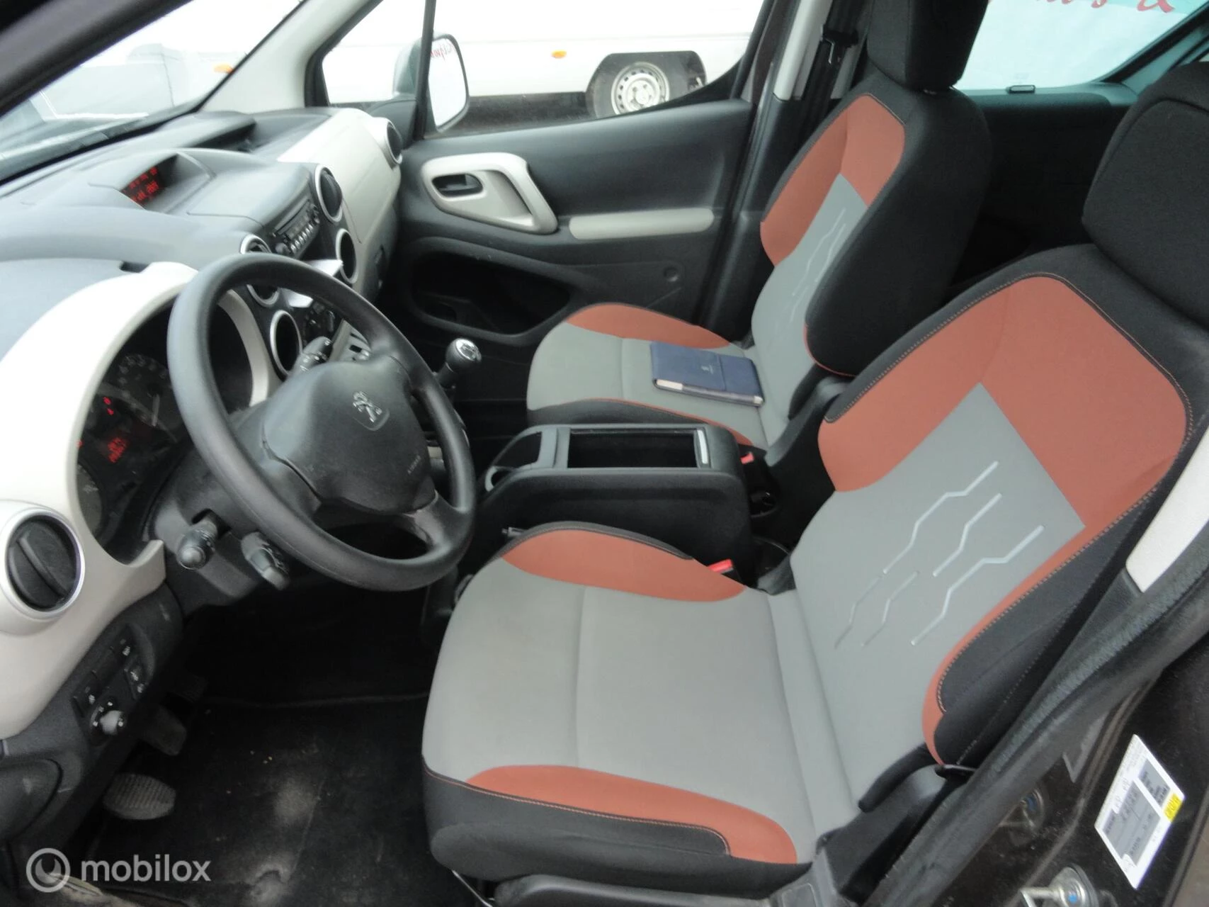 Hoofdafbeelding Peugeot Partner