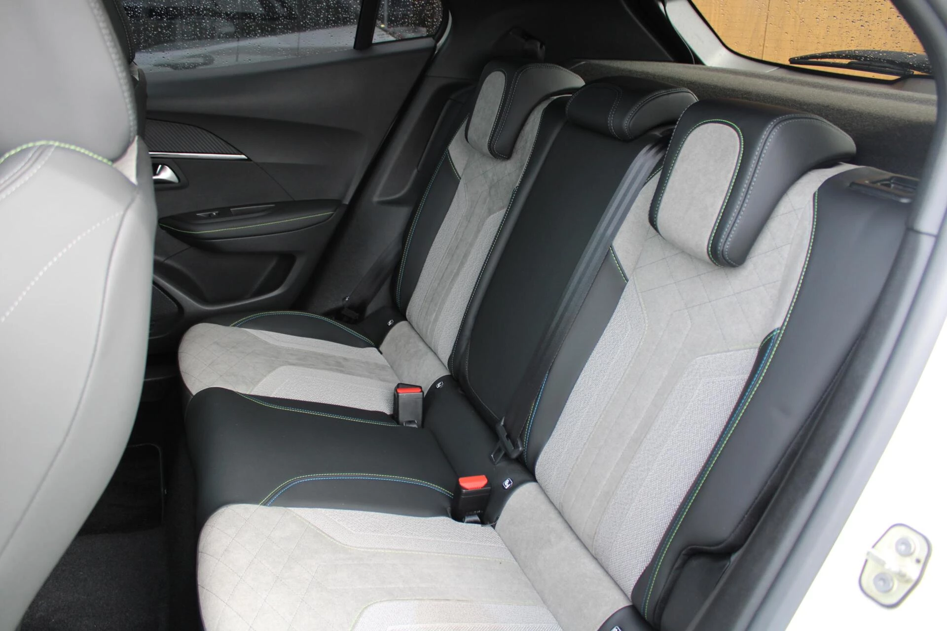 Hoofdafbeelding Peugeot e-2008