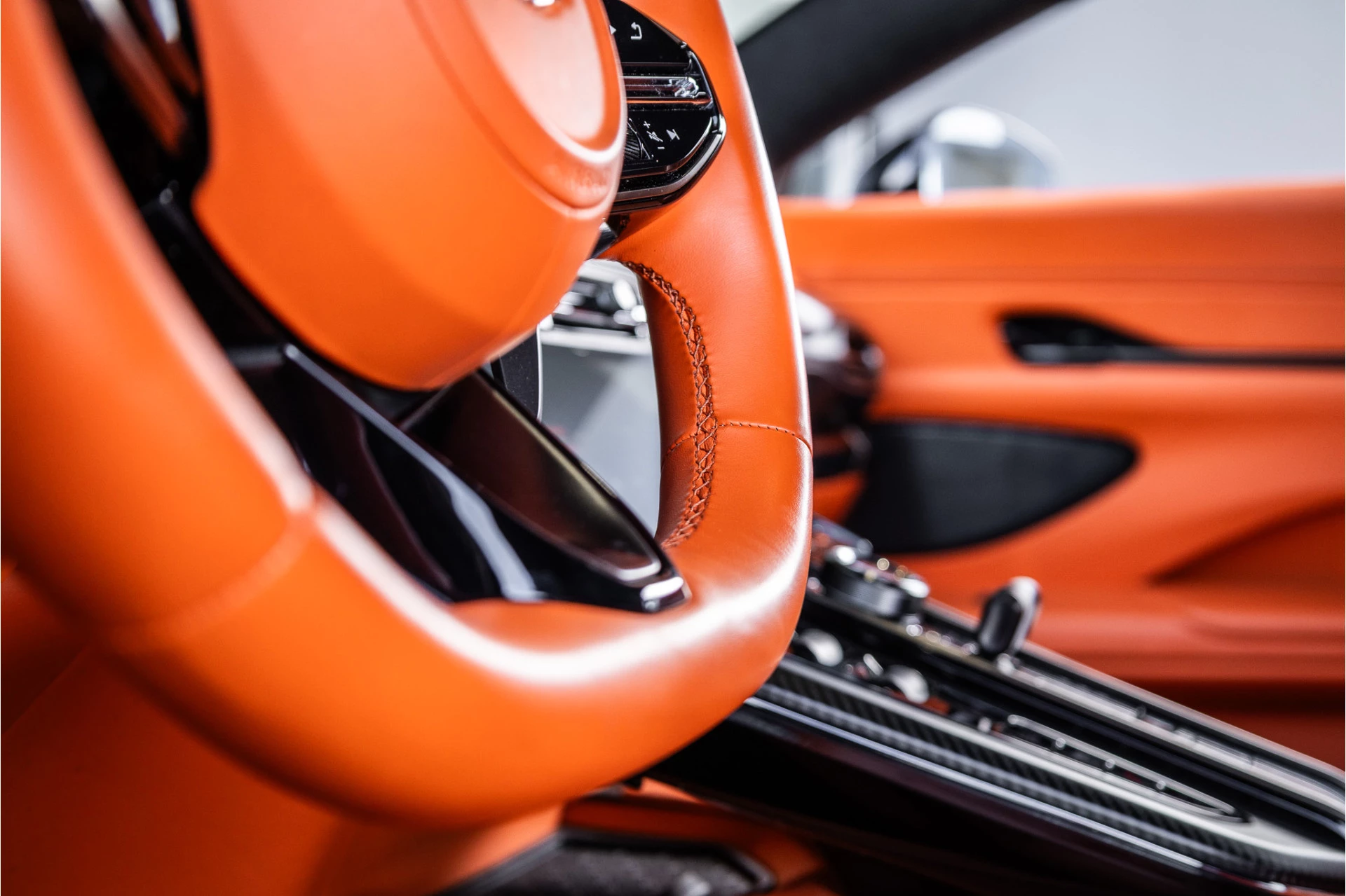 Hoofdafbeelding Aston Martin V8 Vantage