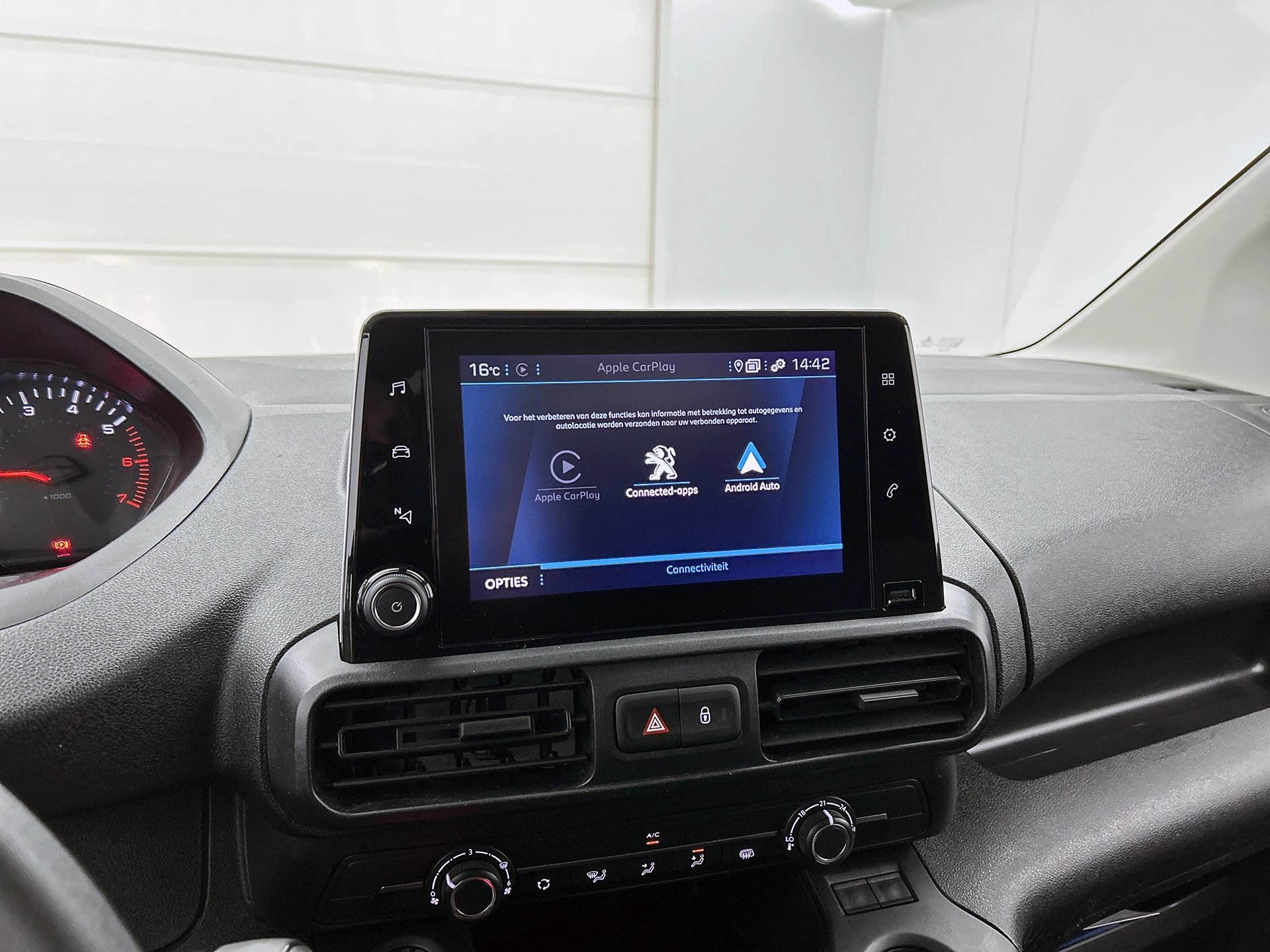 Hoofdafbeelding Peugeot Partner