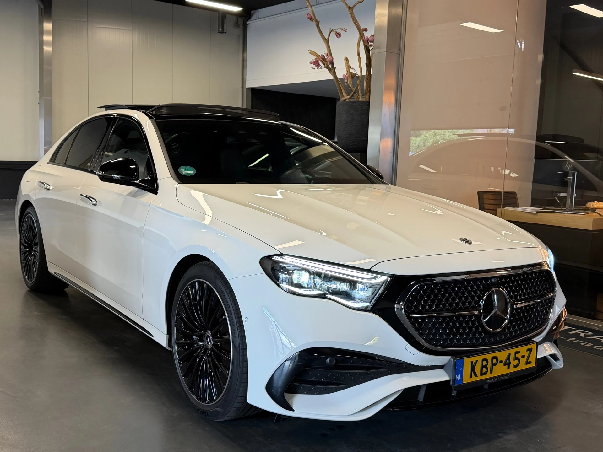 Hoofdafbeelding Mercedes-Benz E-Klasse