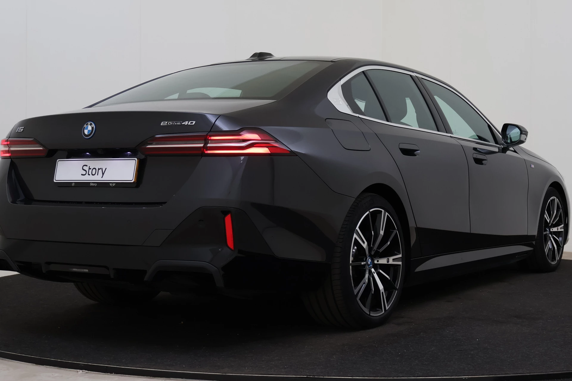 Hoofdafbeelding BMW i5
