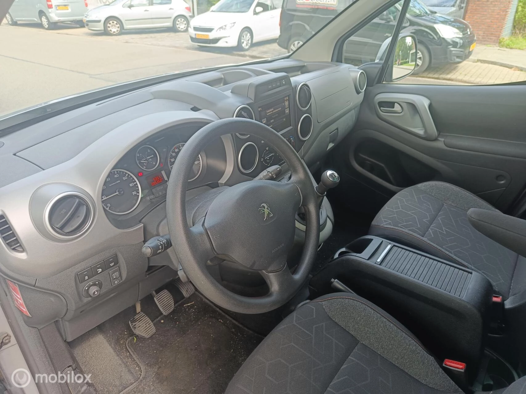 Hoofdafbeelding Peugeot Partner