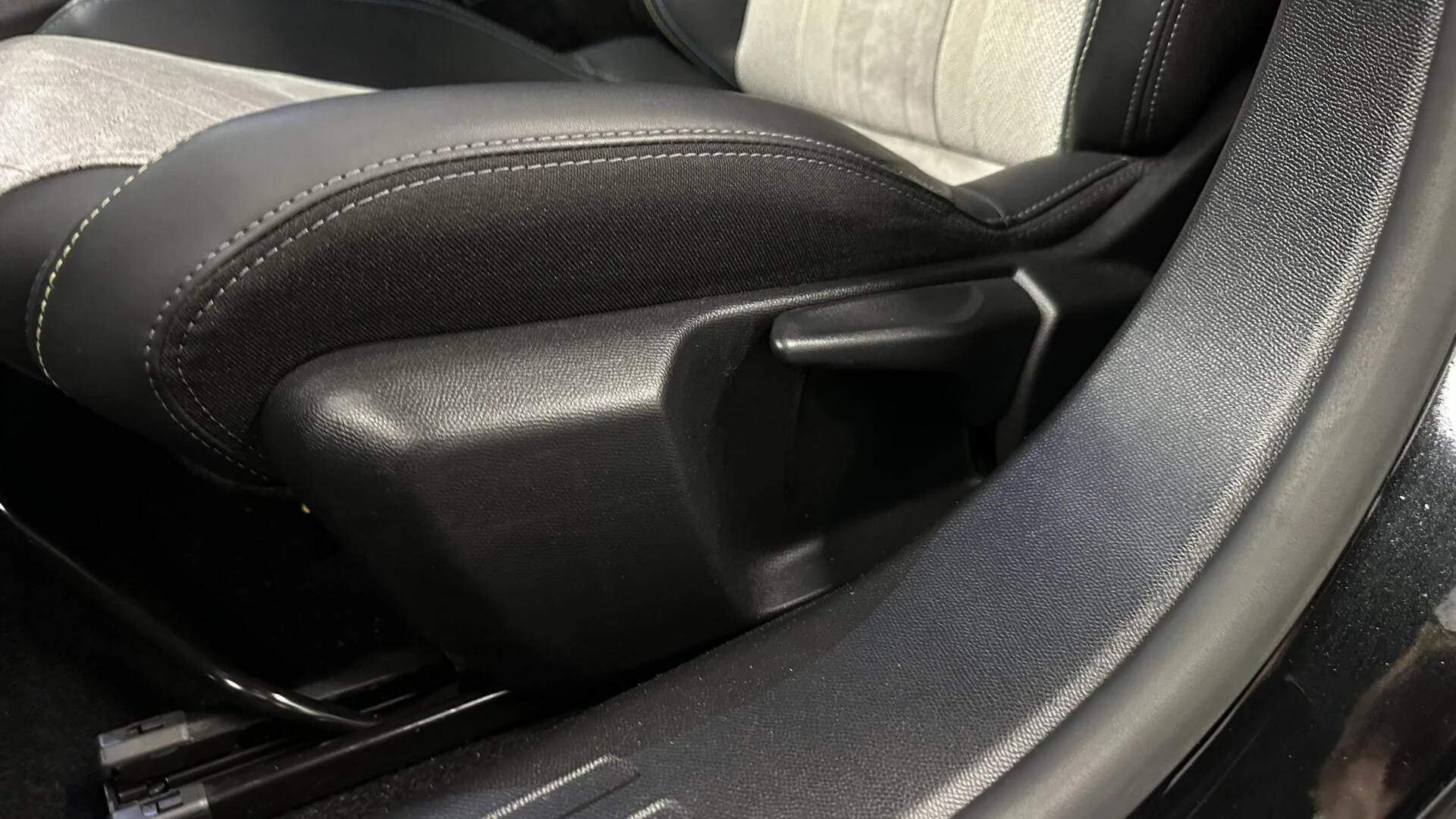 Hoofdafbeelding Peugeot e-2008