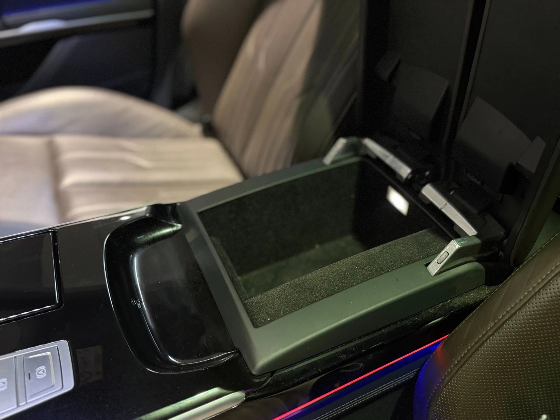 Hoofdafbeelding Audi A8