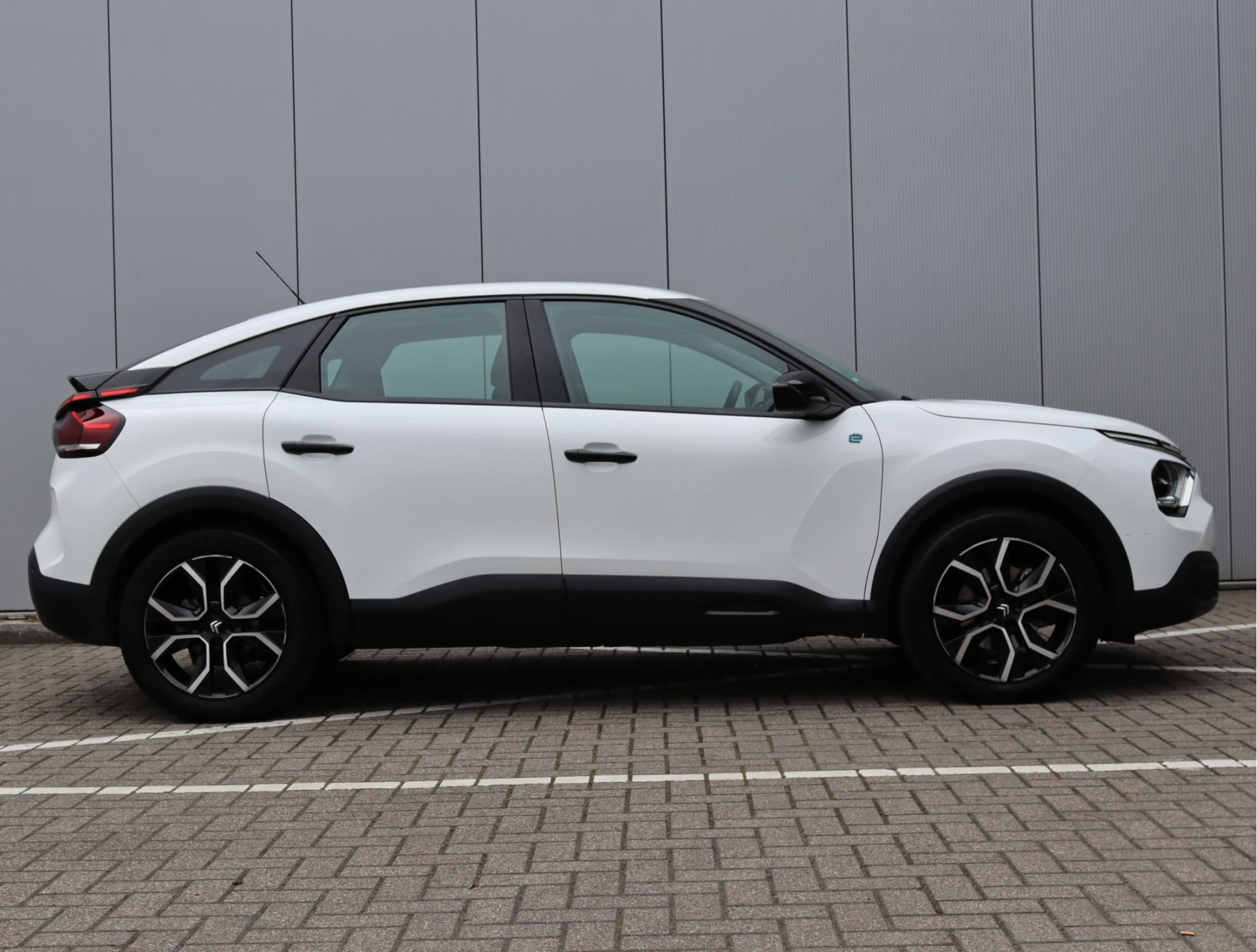 Hoofdafbeelding Citroën ë-C4