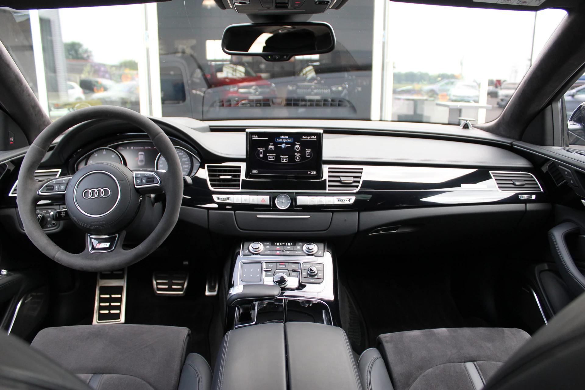 Hoofdafbeelding Audi A8