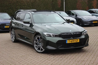 BMW 3 Serie Touring 320e / Panoramadak / Camera / Keyless / Leder / Harman Kardon / 19'' / Elektr. stoelen / CarPlay / Stoelverwarming / ACC / Getint glas