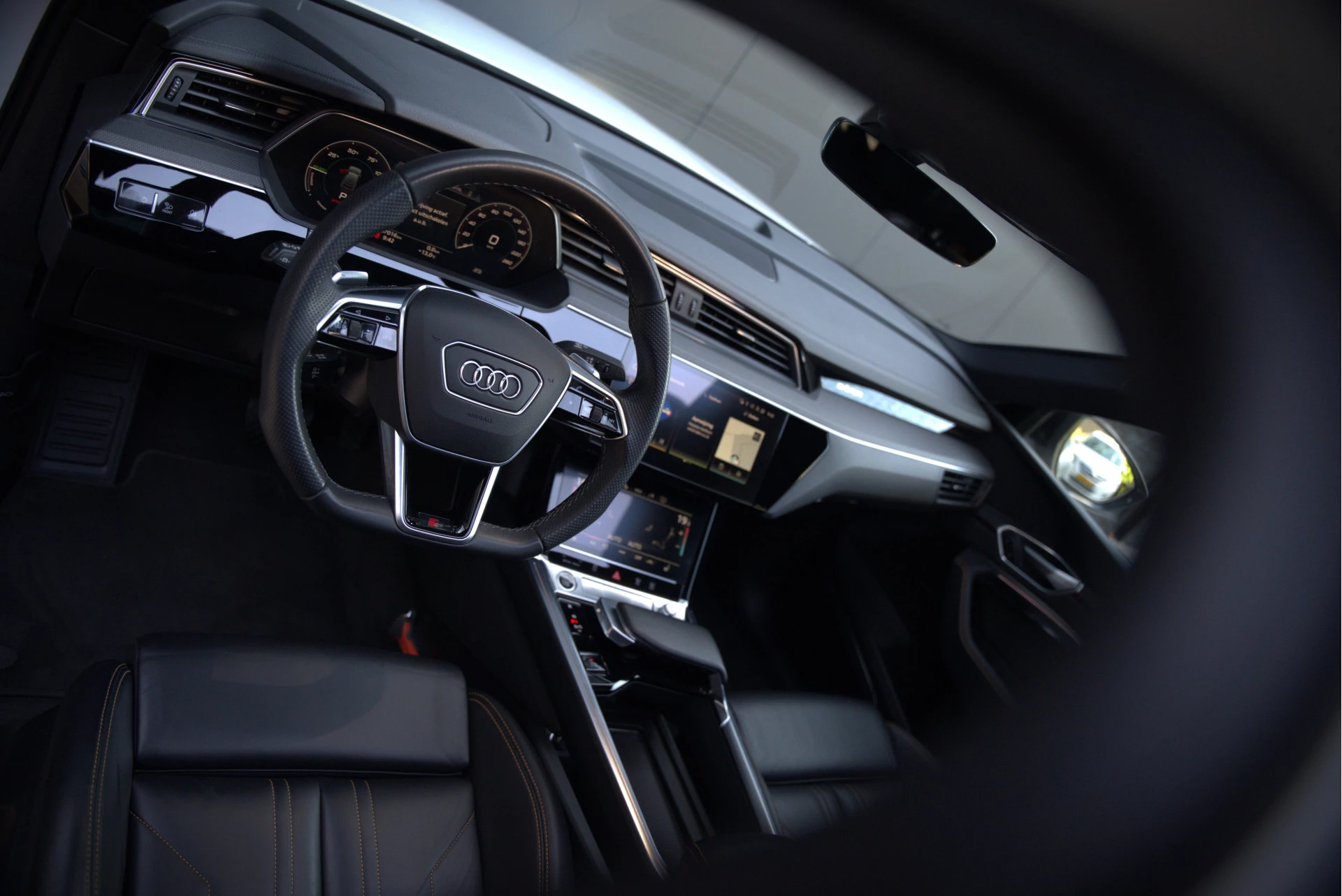 Hoofdafbeelding Audi e-tron