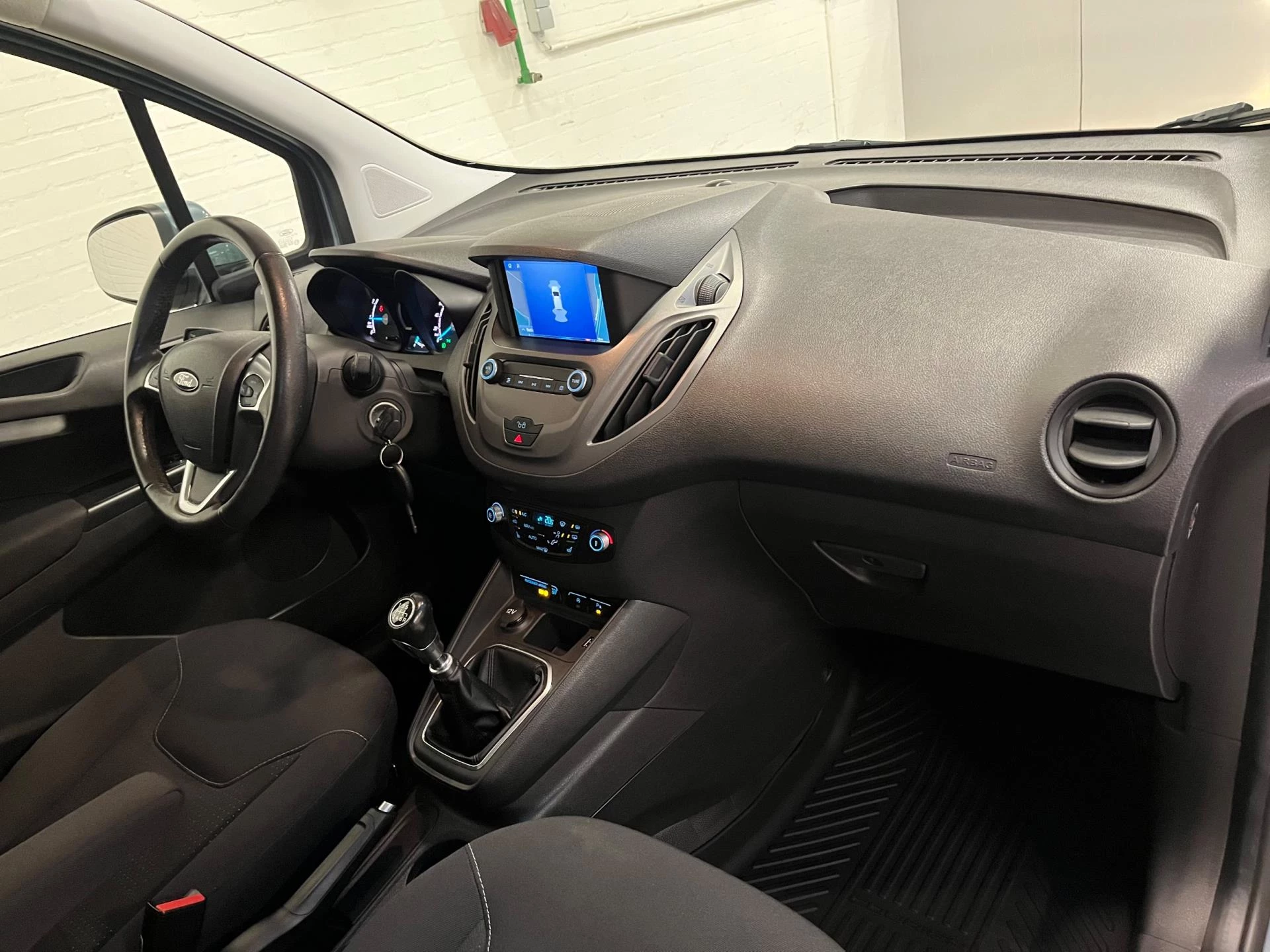 Hoofdafbeelding Ford Transit Courier