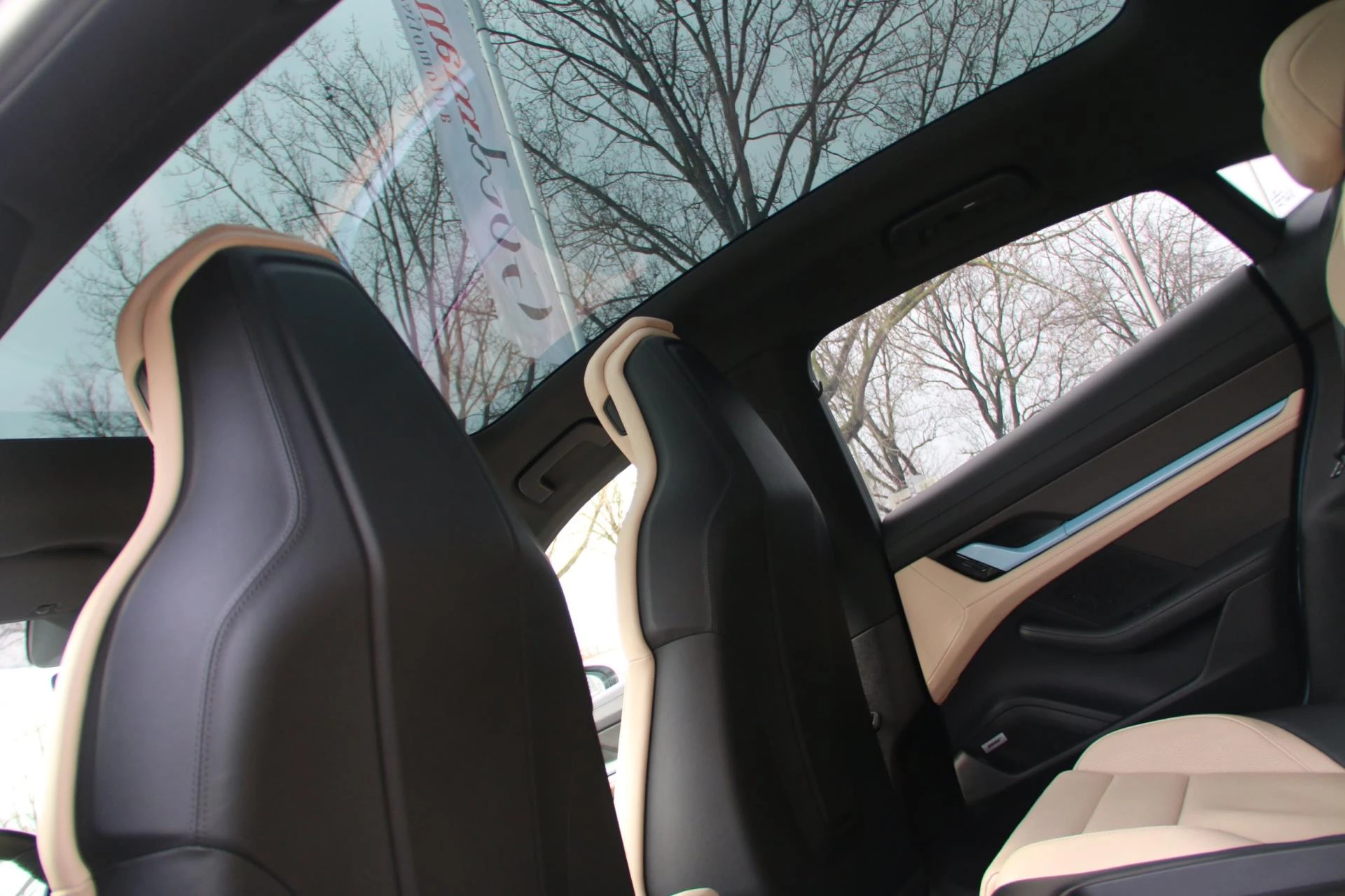 Hoofdafbeelding Porsche Taycan