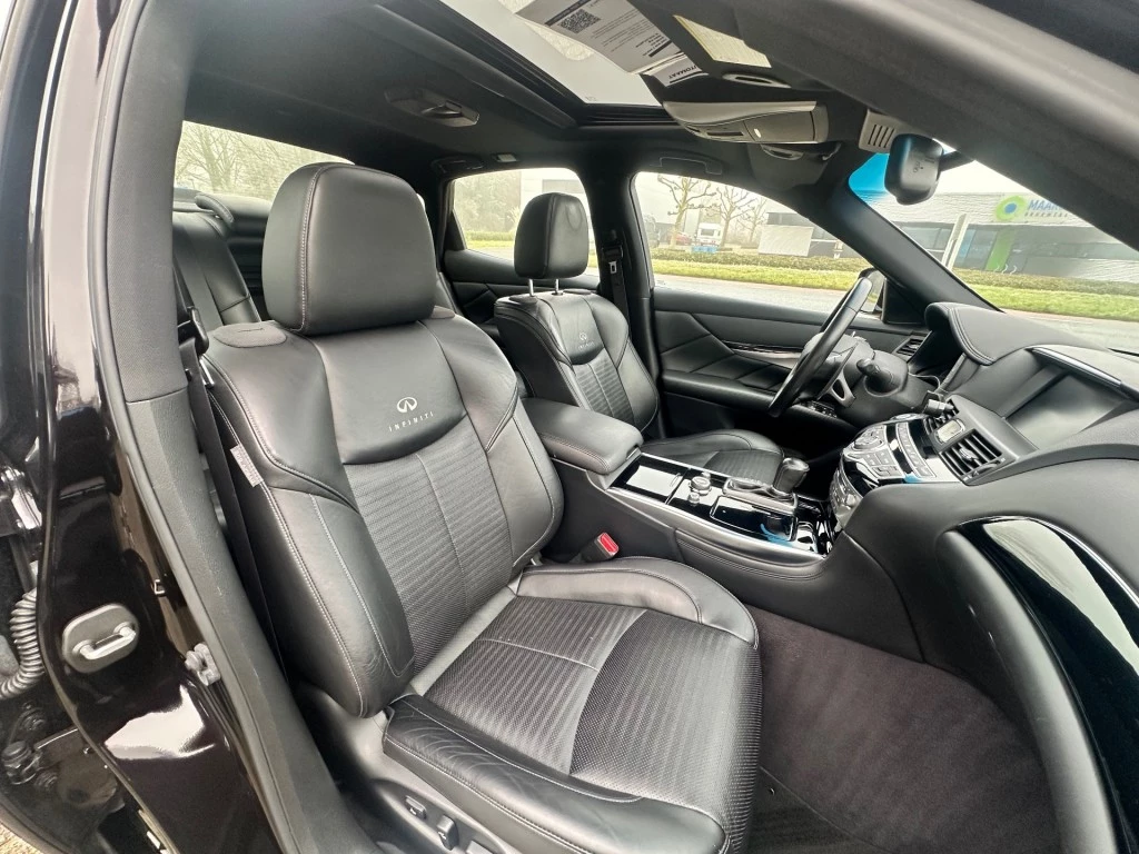 Hoofdafbeelding Infiniti M