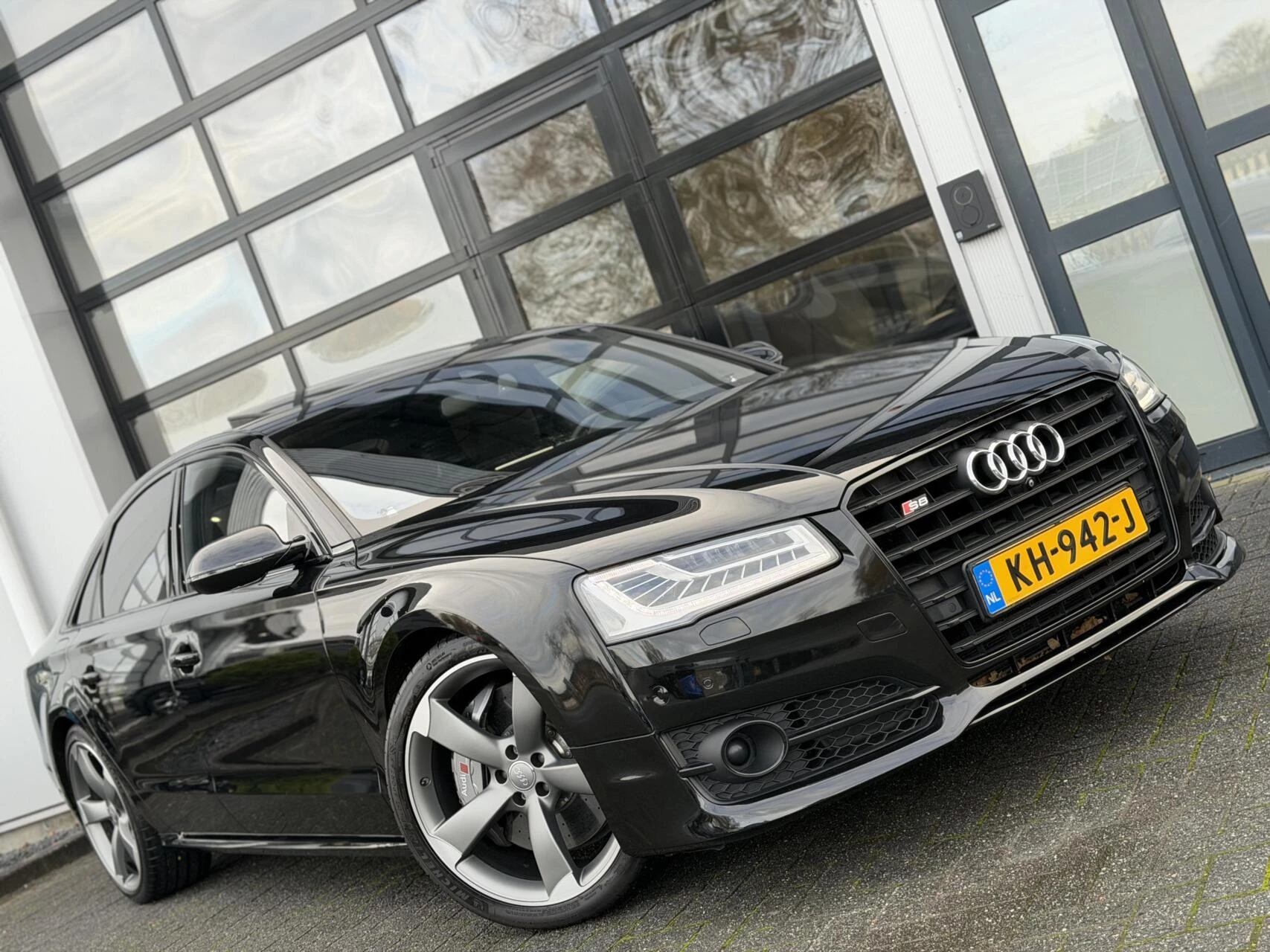 Hoofdafbeelding Audi S8
