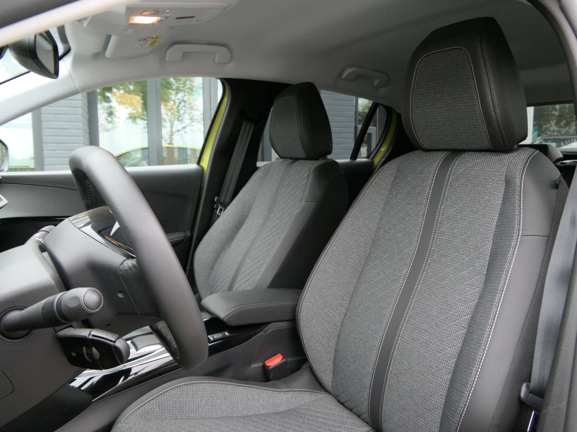 Hoofdafbeelding Peugeot e-208