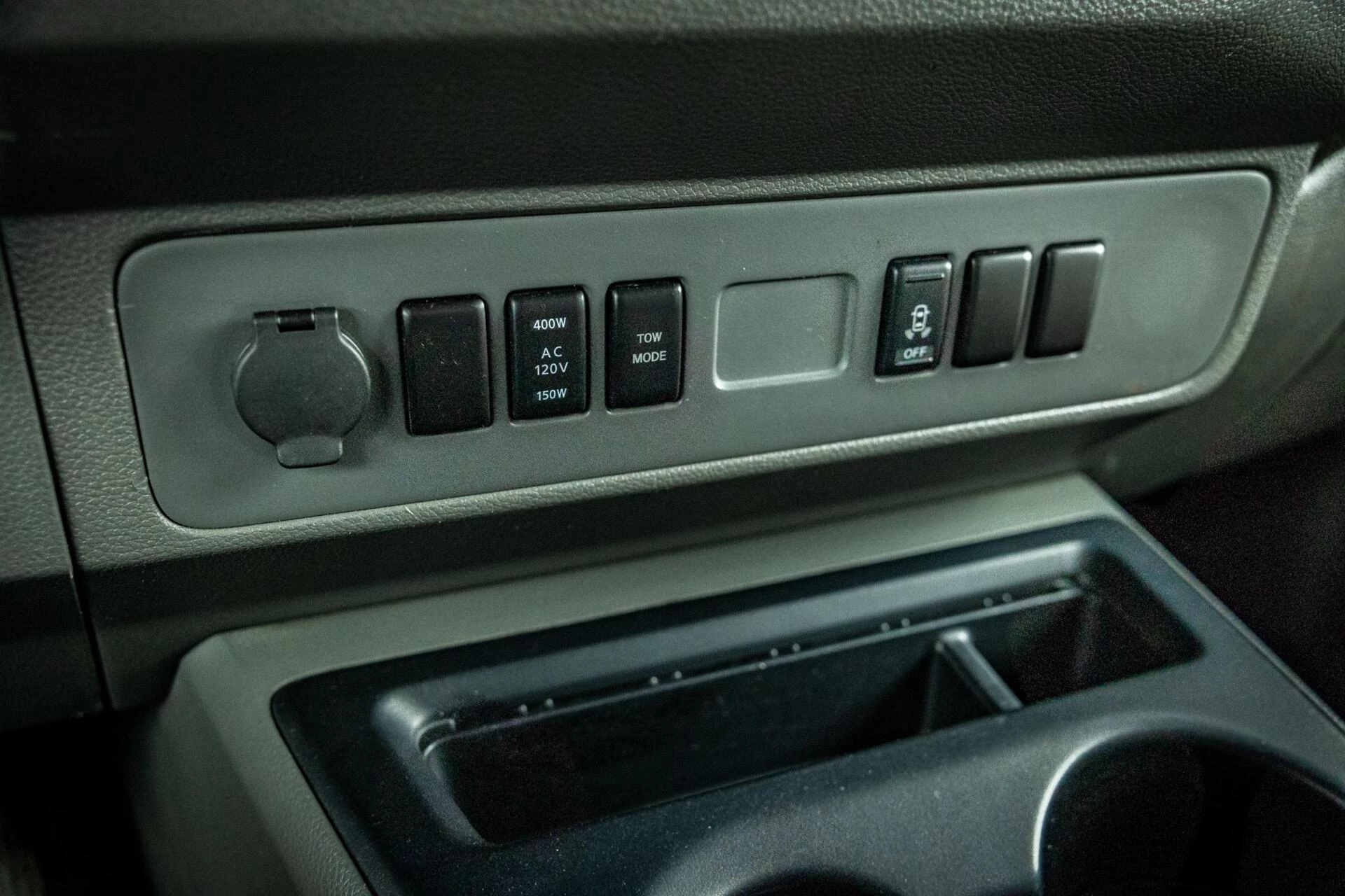 Hoofdafbeelding Nissan NV