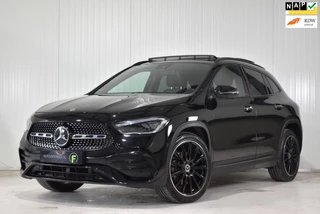 Hoofdafbeelding Mercedes-Benz GLA Mercedes-Benz GLA-klasse 250 e AMG Line Night Premium| PANO | 1E EIG | DEALER | MEMORY | 360 CAMERA | SFEER VERLICHTING