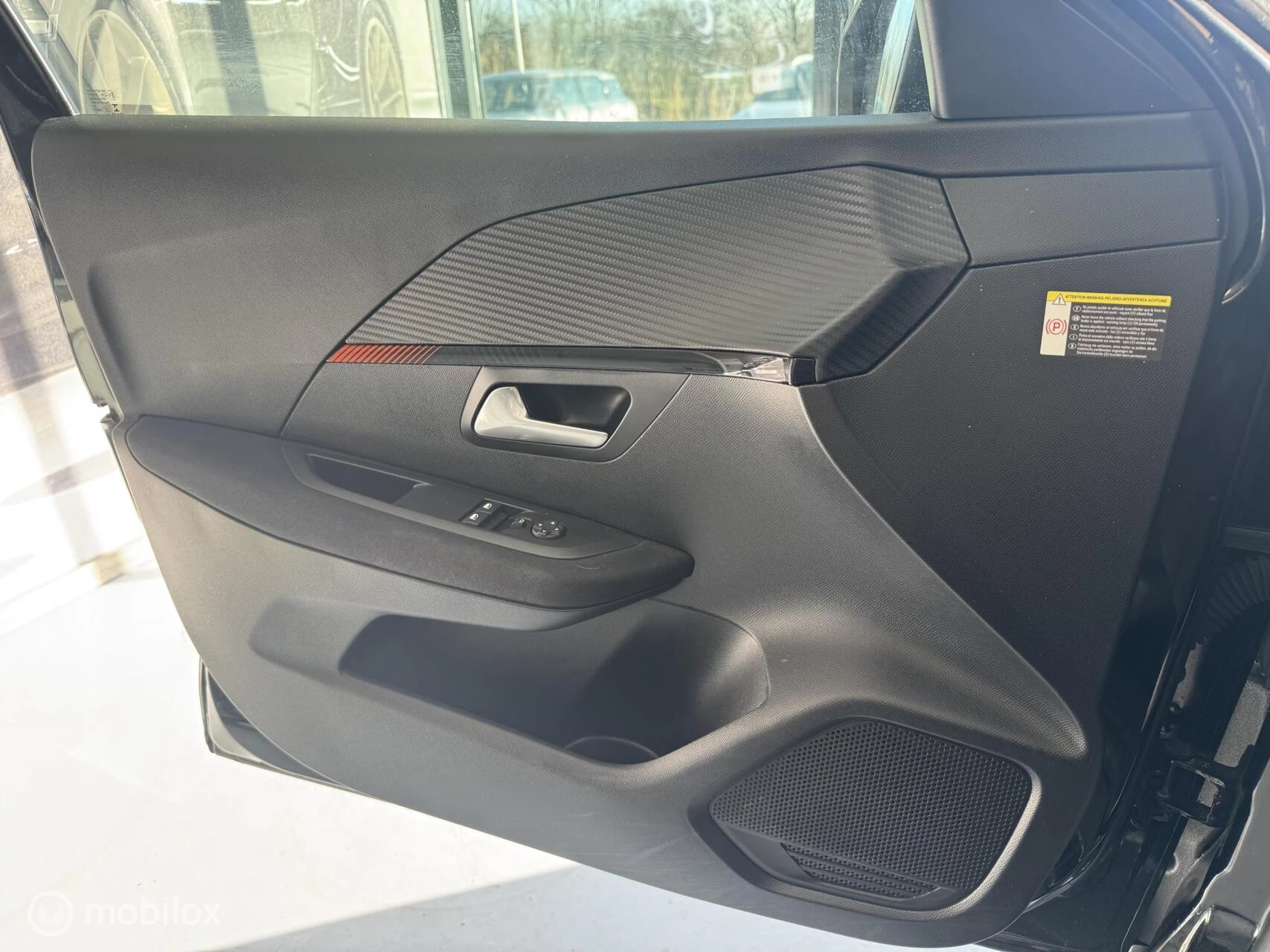 Hoofdafbeelding Peugeot e-208