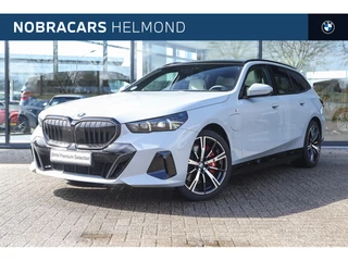 BMW 5 Serie Touring 550e xDrive M Sport Automaat / Panoramadak / Trekhaak / Comfort Access / Stoelventilatie / Bowers & Wilkins / Parking Assistant Plus