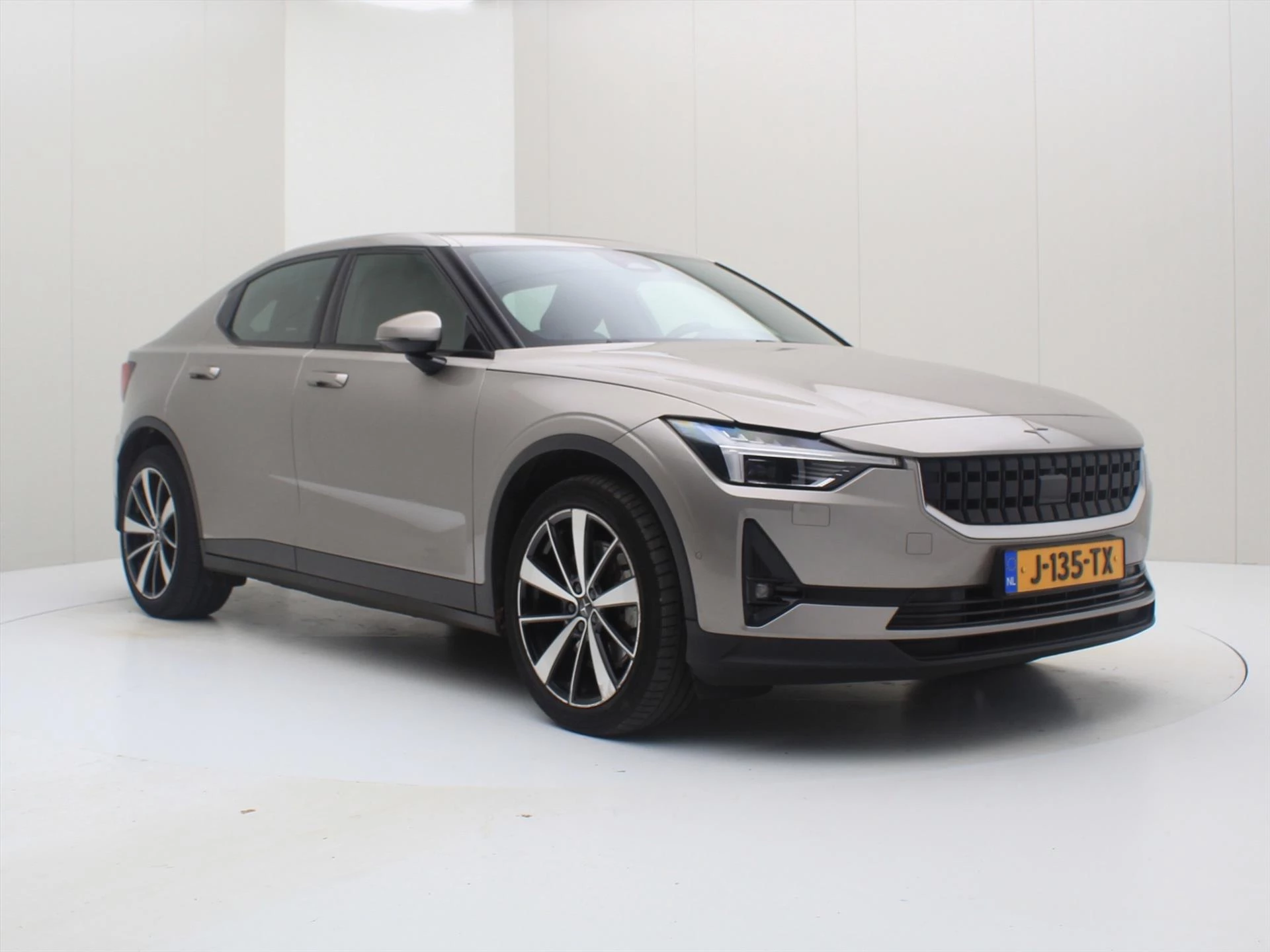 Hoofdafbeelding Polestar 2