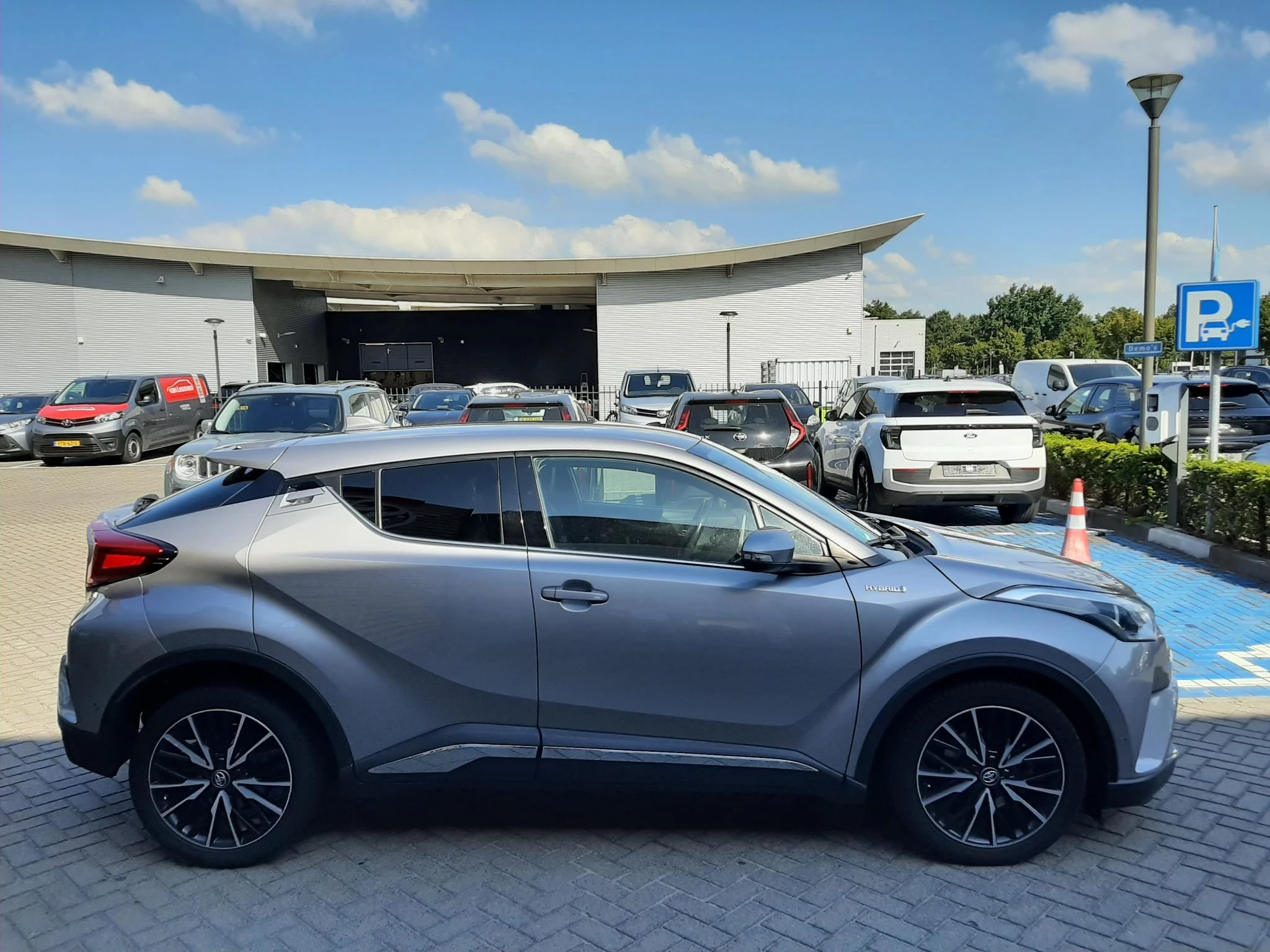 Hoofdafbeelding Toyota C-HR