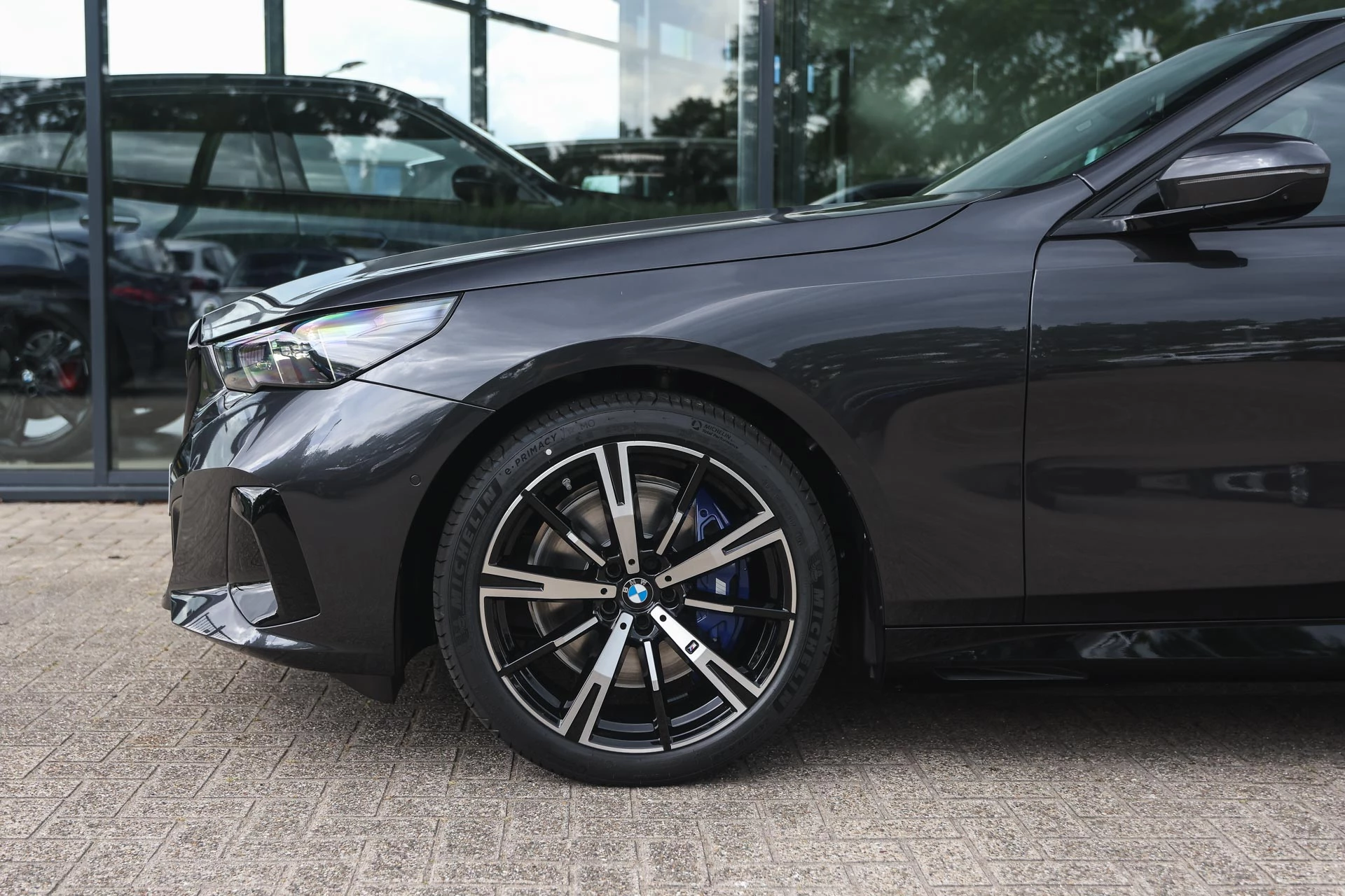 Hoofdafbeelding BMW i5
