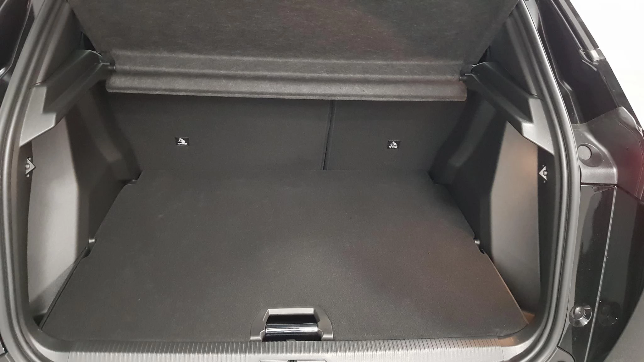 Hoofdafbeelding Peugeot e-2008