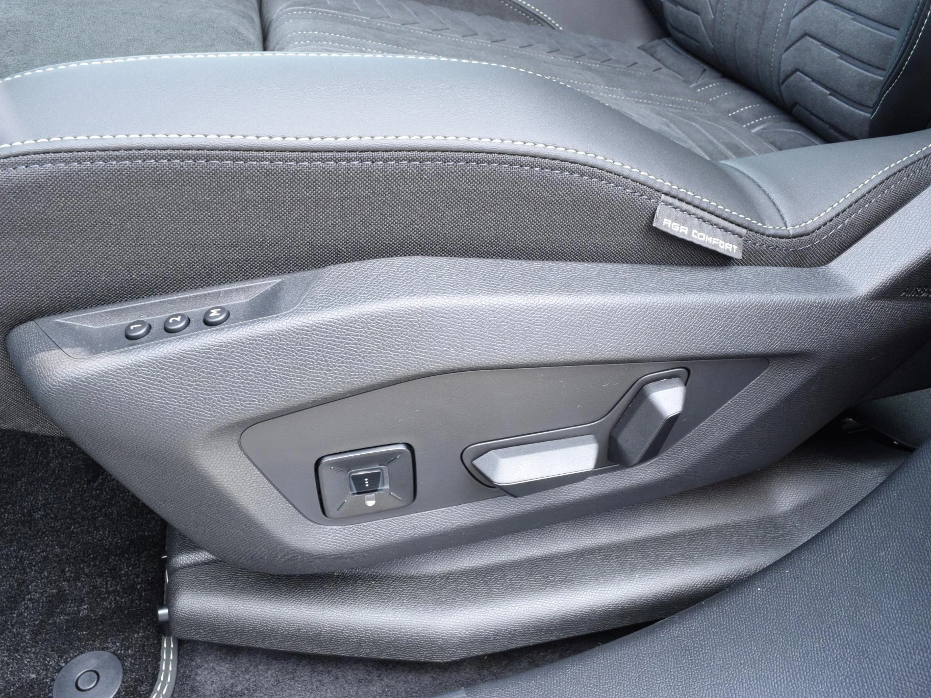 Hoofdafbeelding Peugeot e-5008