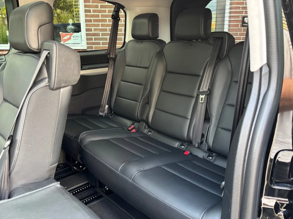 Hoofdafbeelding Peugeot e-Traveller