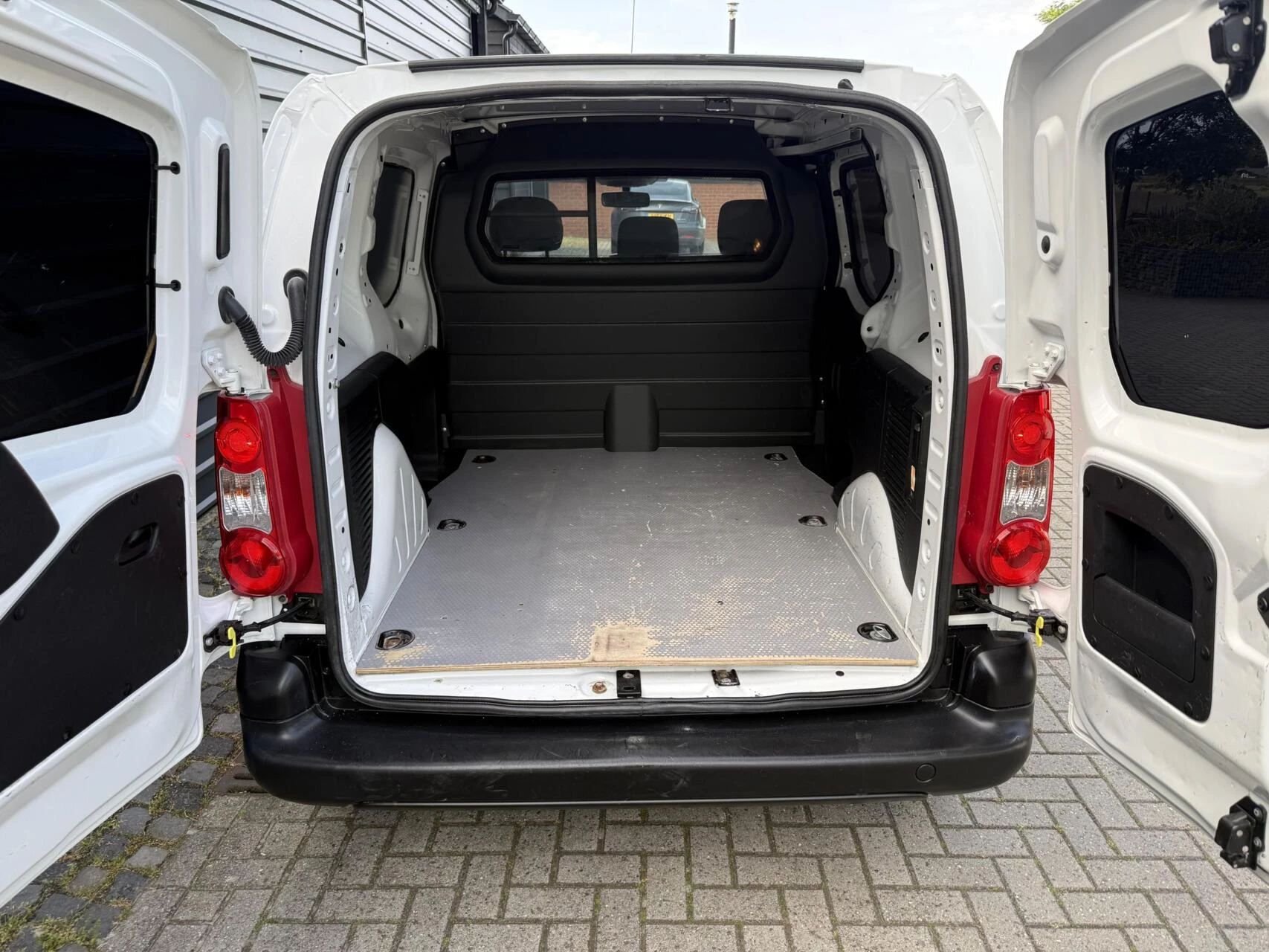 Hoofdafbeelding Peugeot Partner