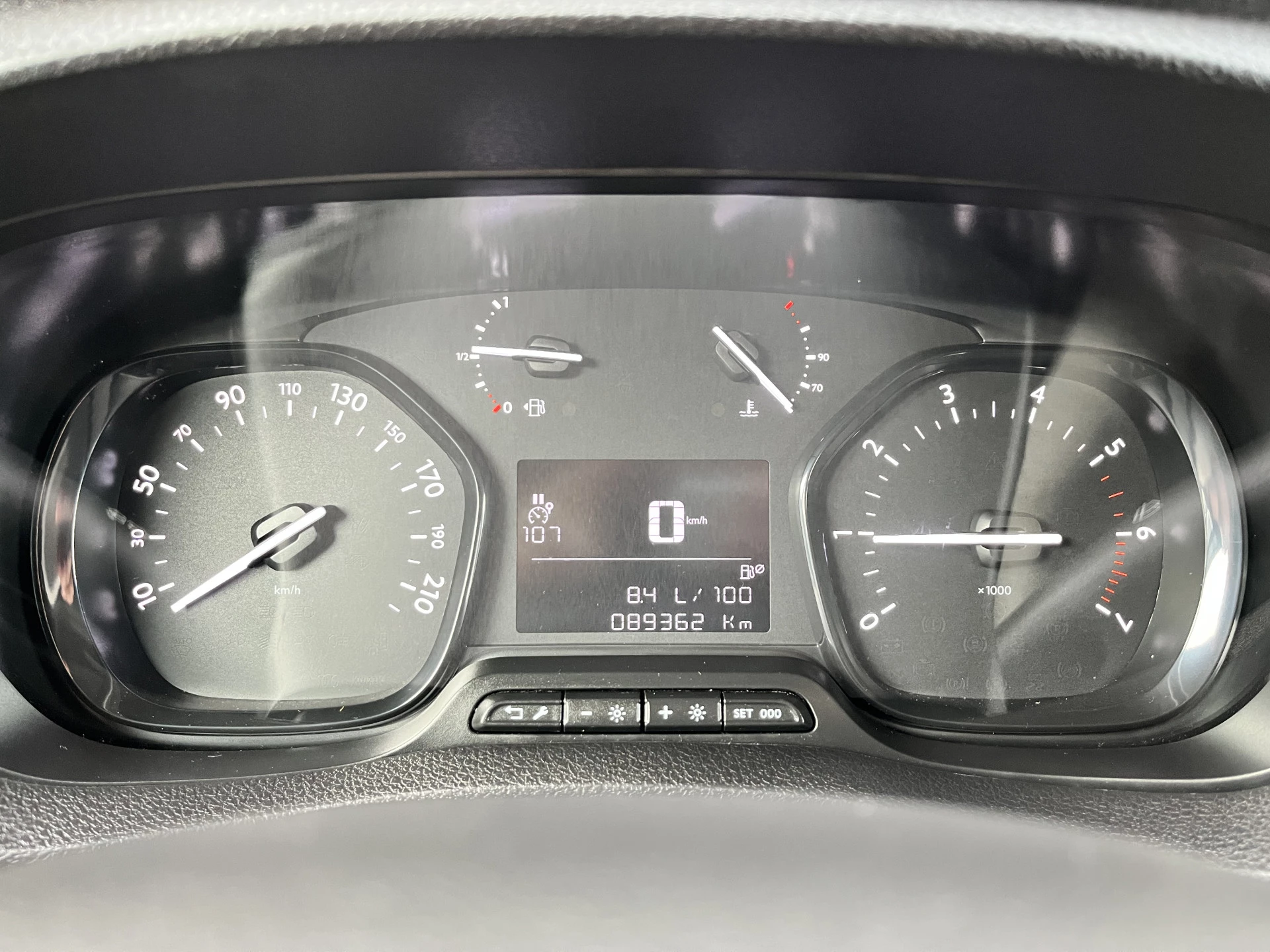 Hoofdafbeelding Peugeot Traveller